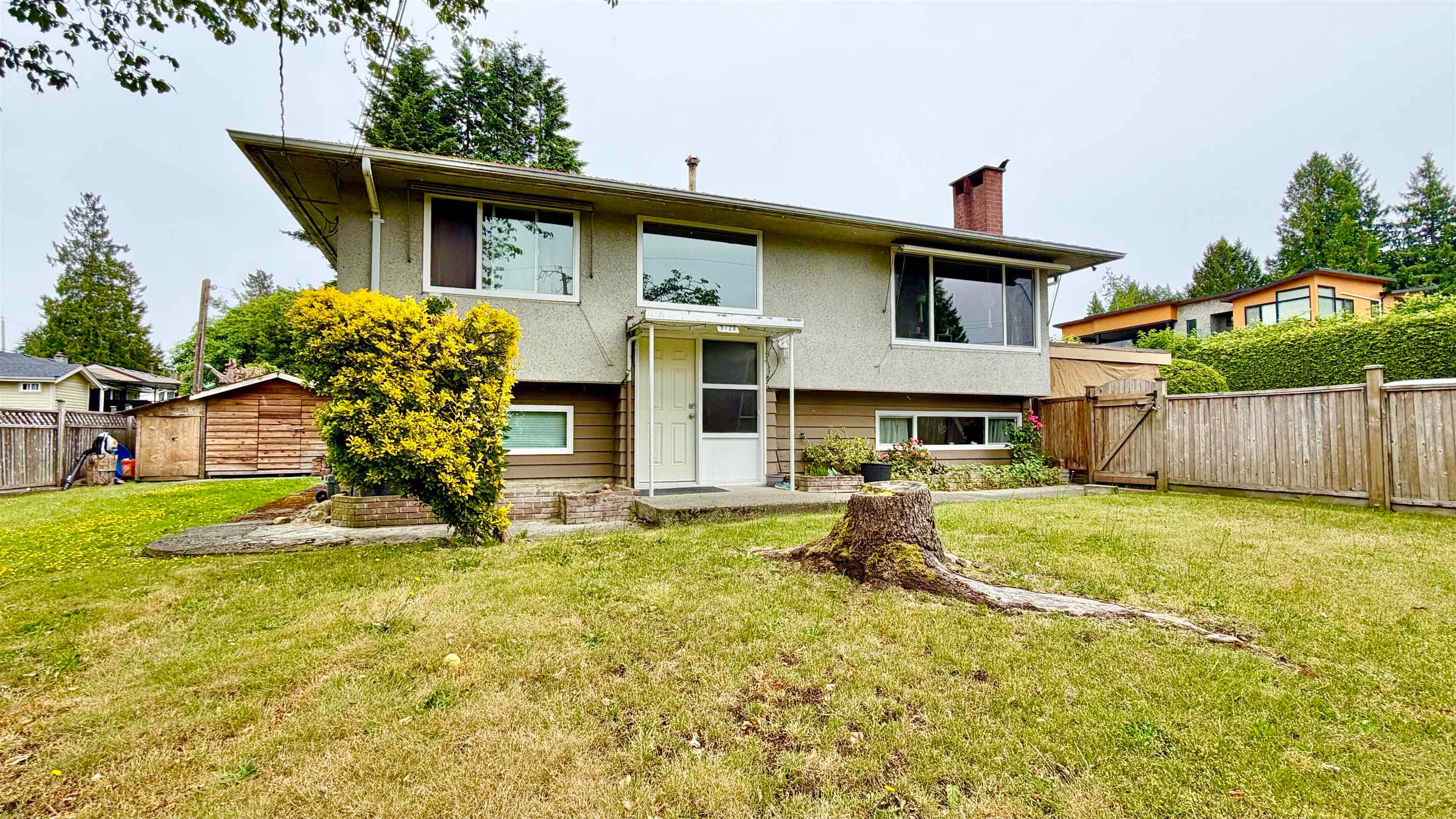 9720 Crown Crescent, Surrey