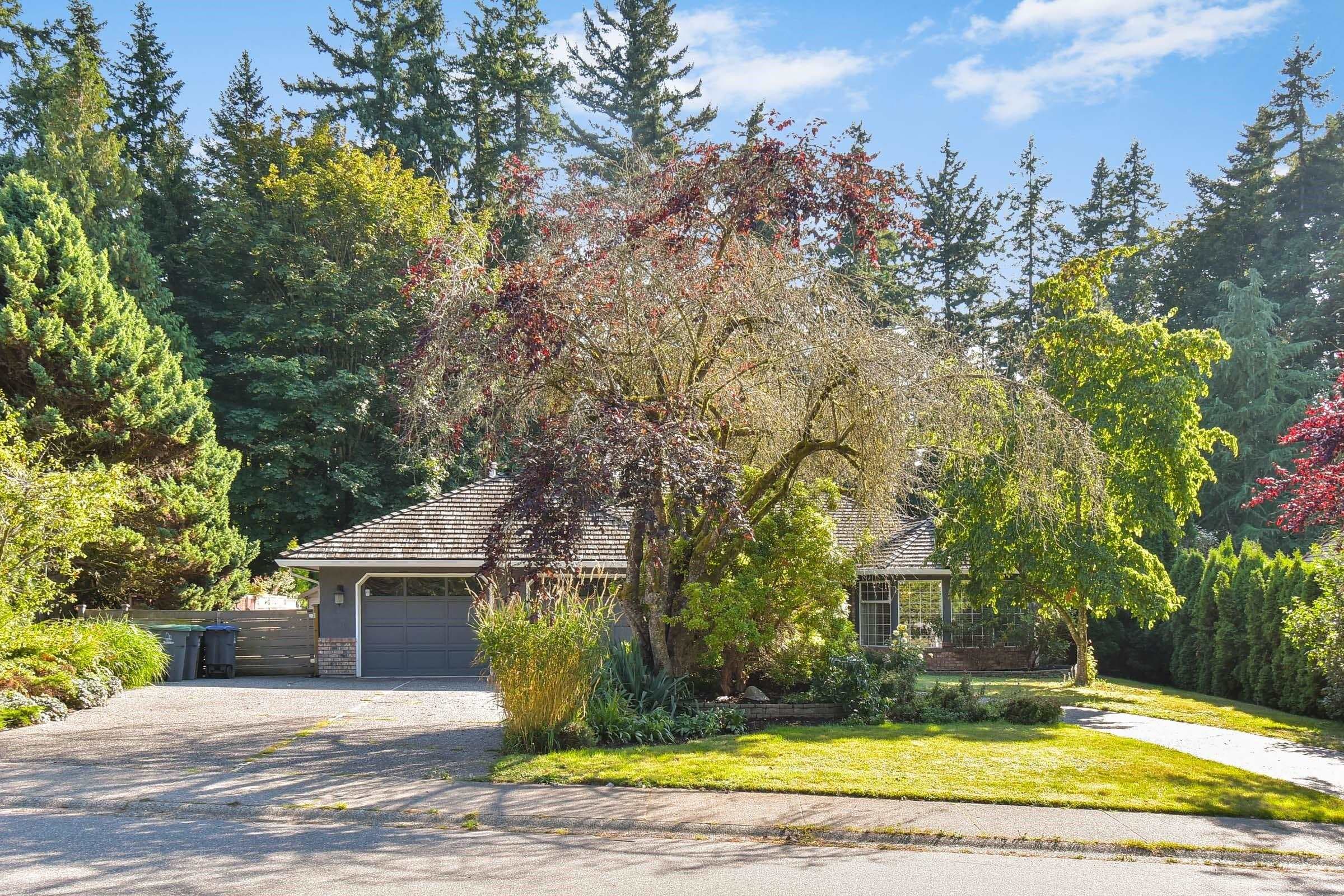 13056 22a Avenue, Surrey, V4A 8Y4 — photo 1