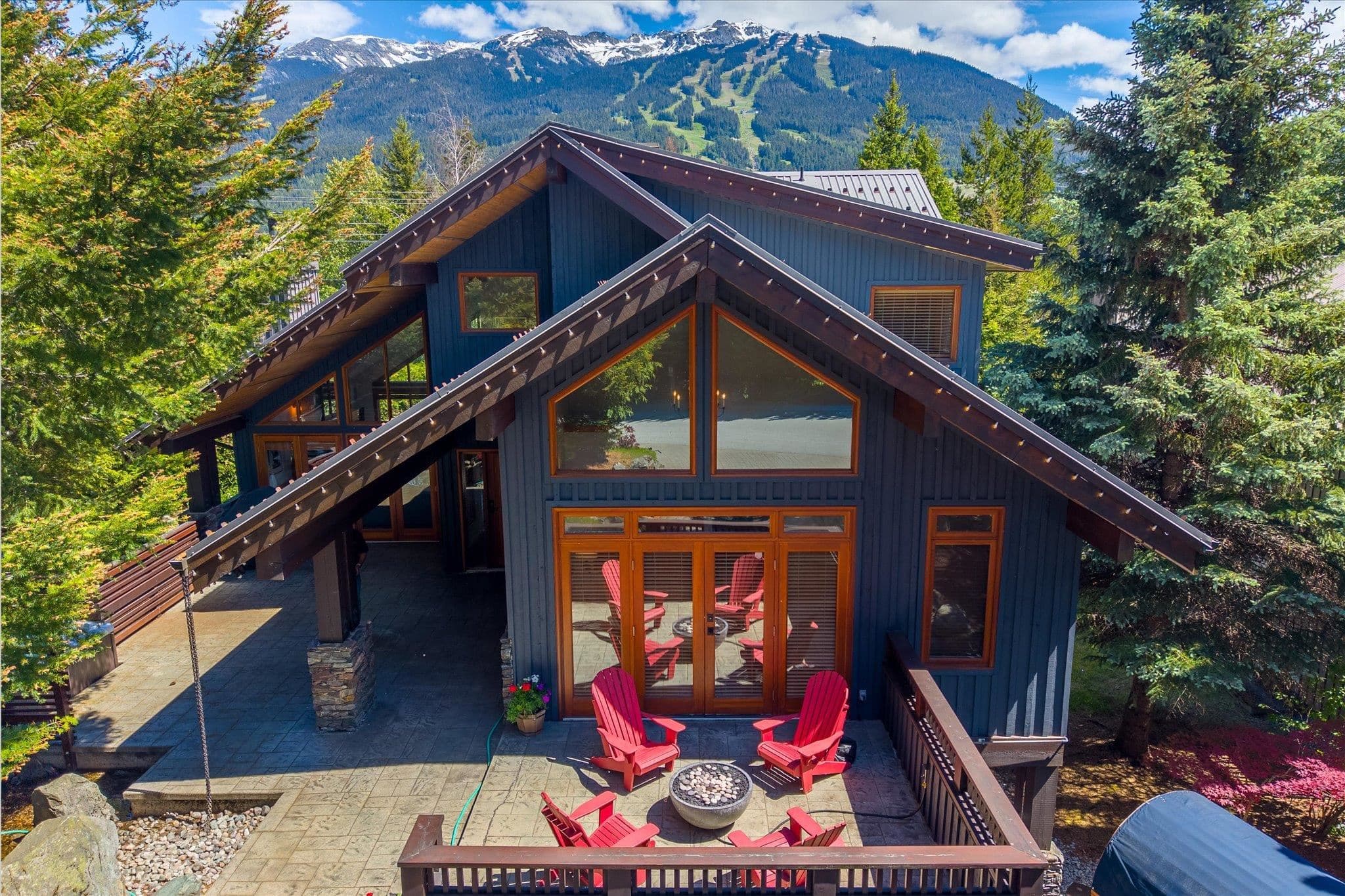 6260 Bishop Way, Whistler