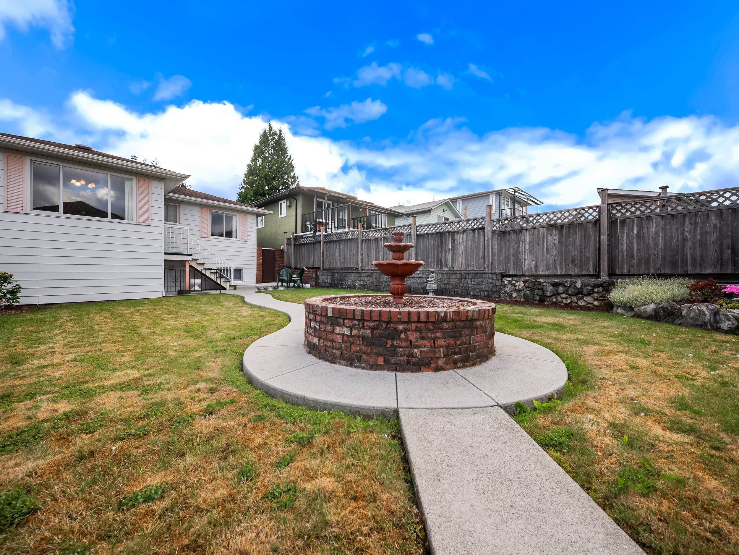 7766 Davies Street, Burnaby, V3N 3H4 — photo 4