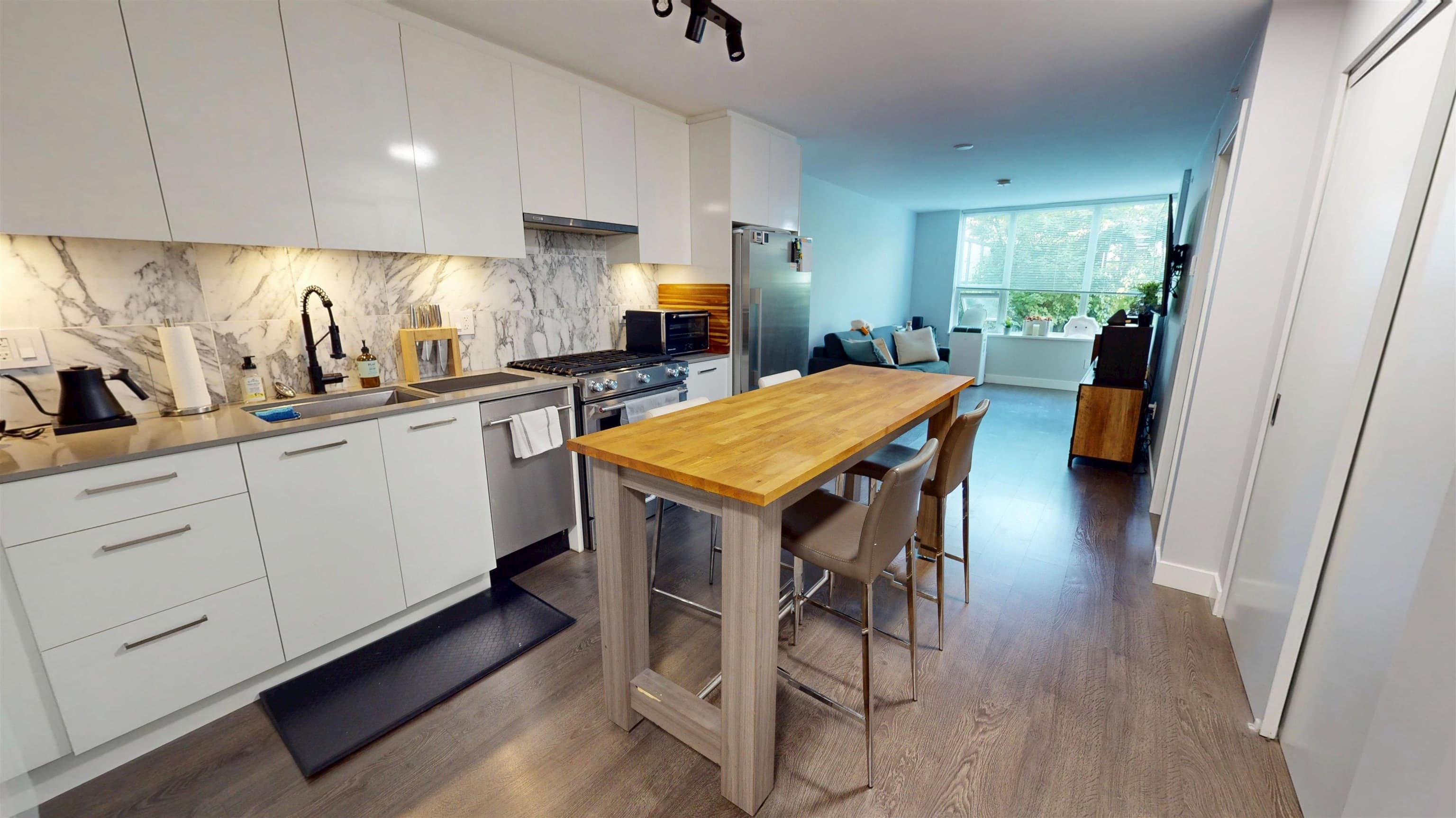 201 - 231 E Pender Street, Vancouver, V6A 0G3 — photo 2