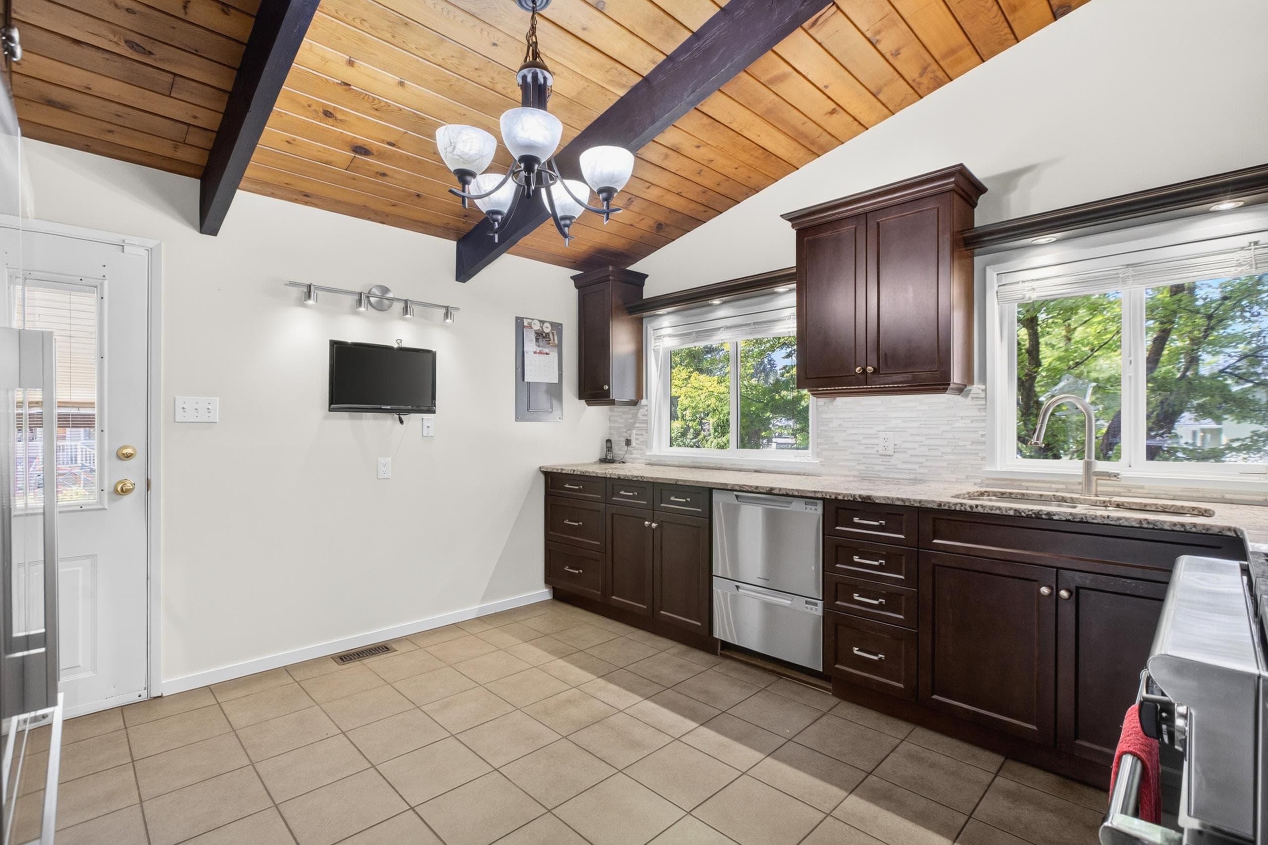 655 Macintosh Street, Coquitlam, V3J 4Y4 — photo 5