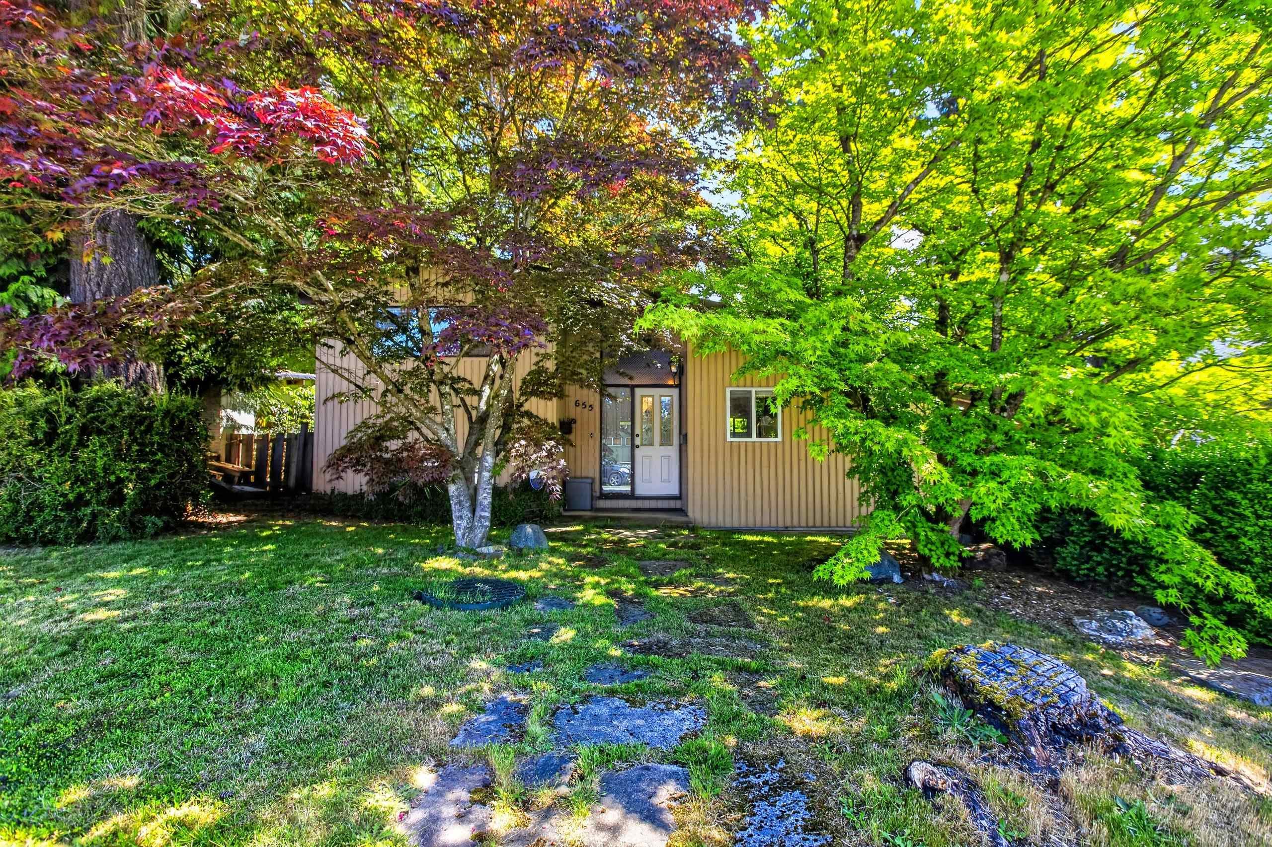 655 Macintosh Street, Coquitlam, V3J 4Y4 — photo 4