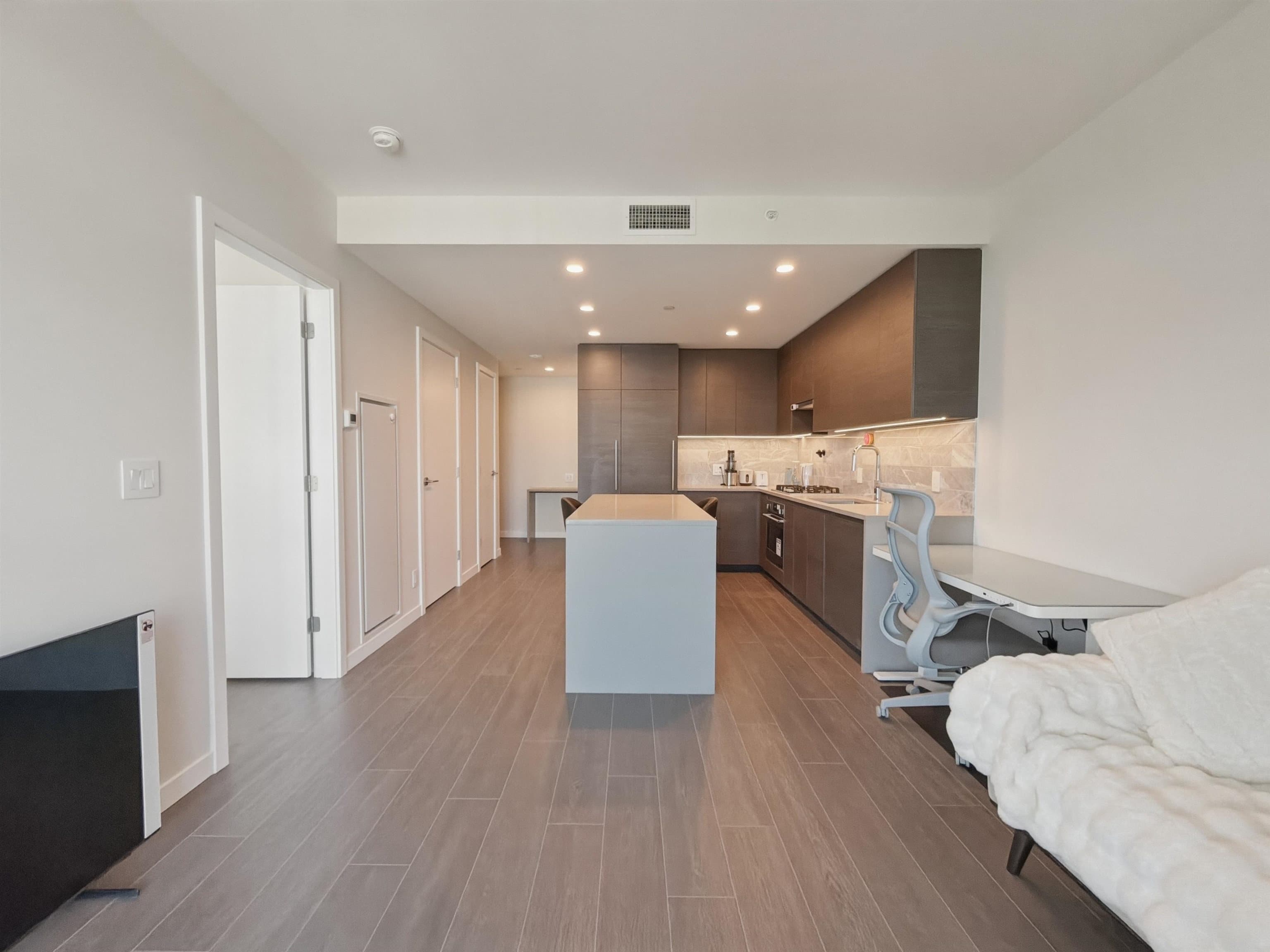 2707 - 2108 Gilmore Avenue, Burnaby, V5C 0N8 — photo 2