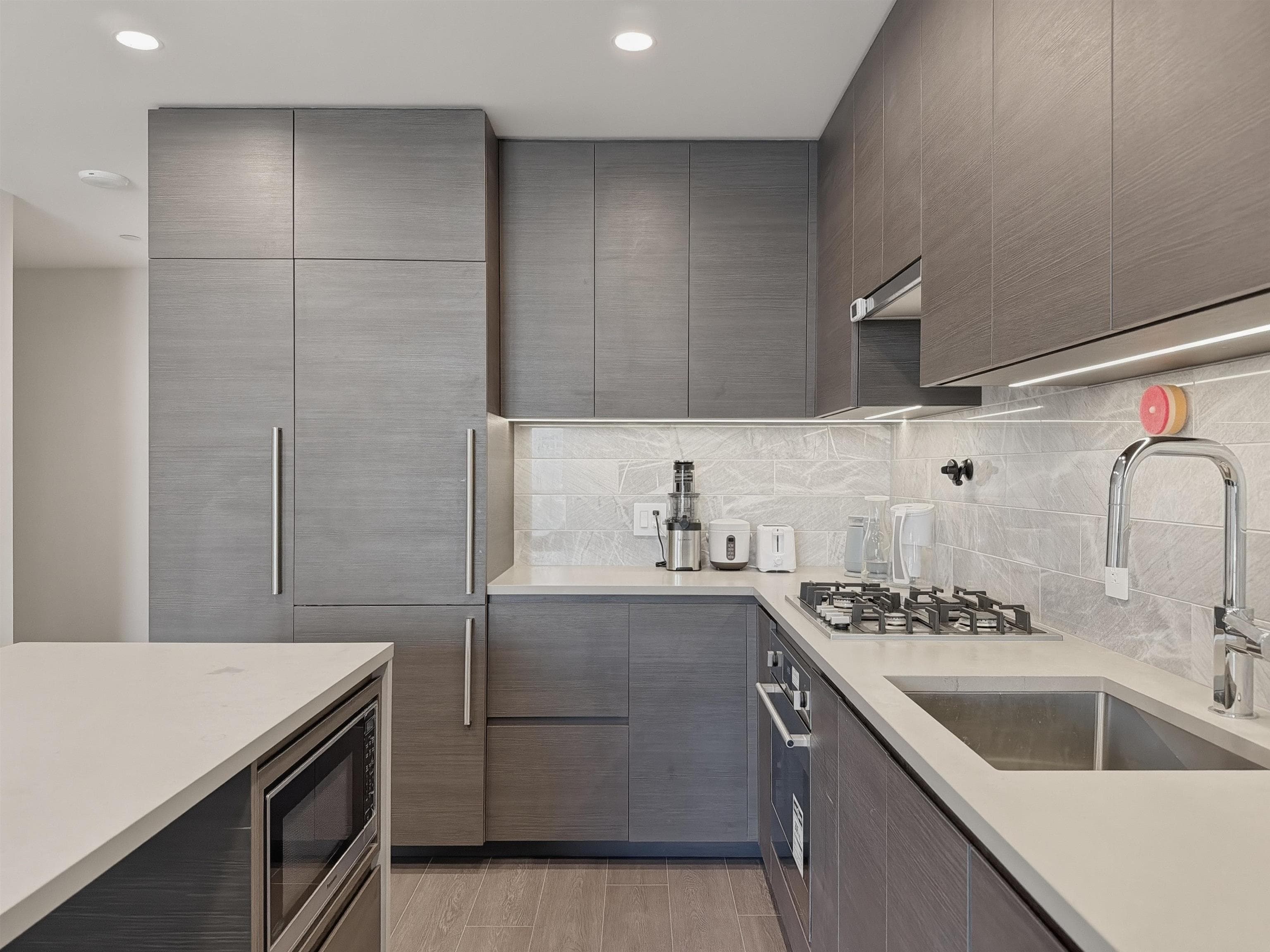 2707 - 2108 Gilmore Avenue, Burnaby, V5C 0N8 — photo 4