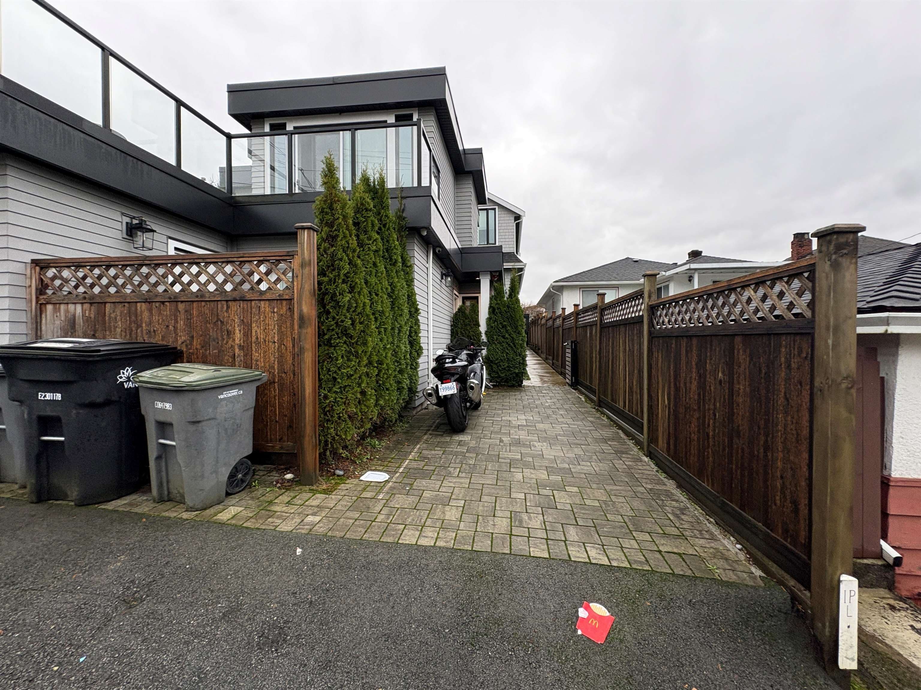3429 Dundas Street, Vancouver