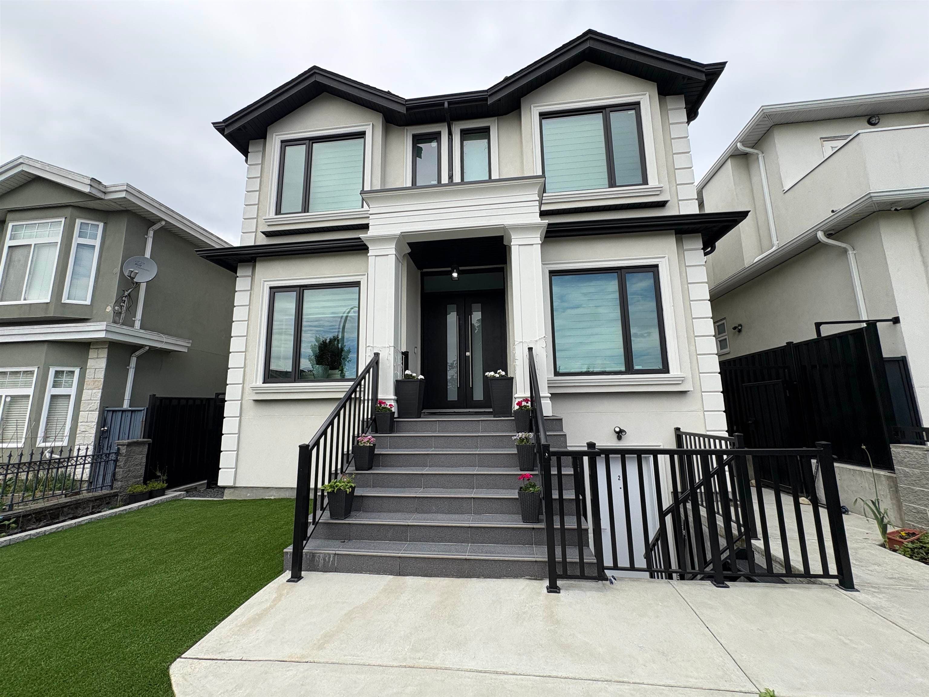 759 E 57th Avenue, Vancouver