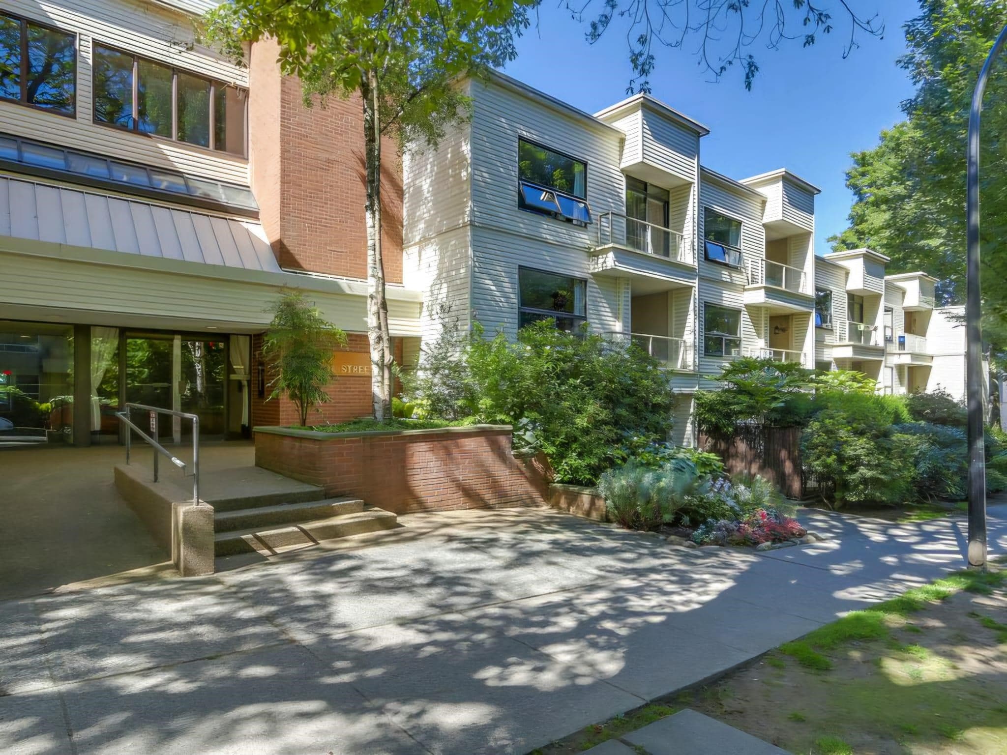 211 - 1350 Comox Street, Vancouver