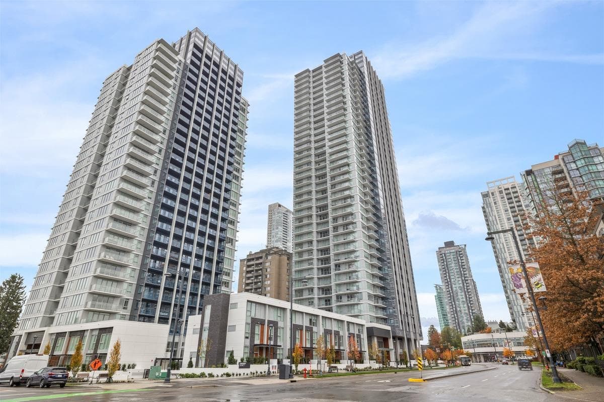 2406 - 10448 University Drive, Surrey