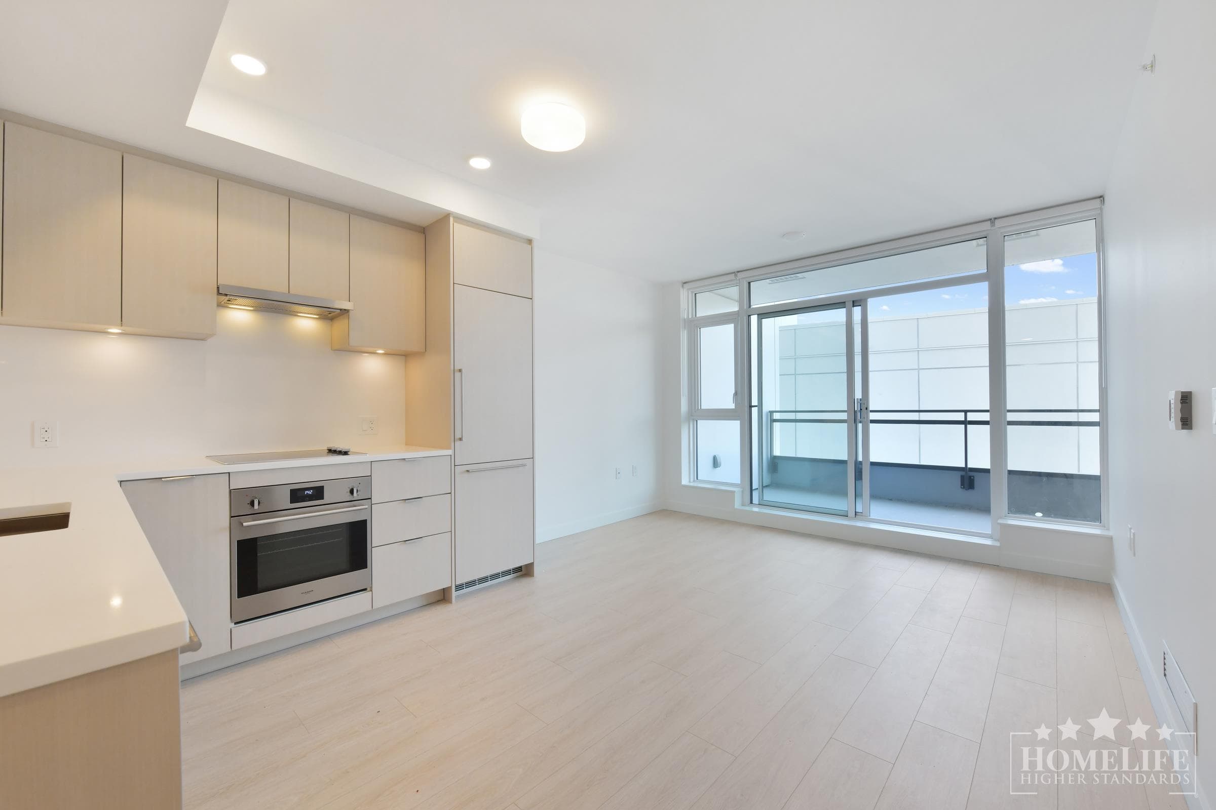 812 - 13675 107a Avenue, Surrey, V3T 0X3 — photo 5