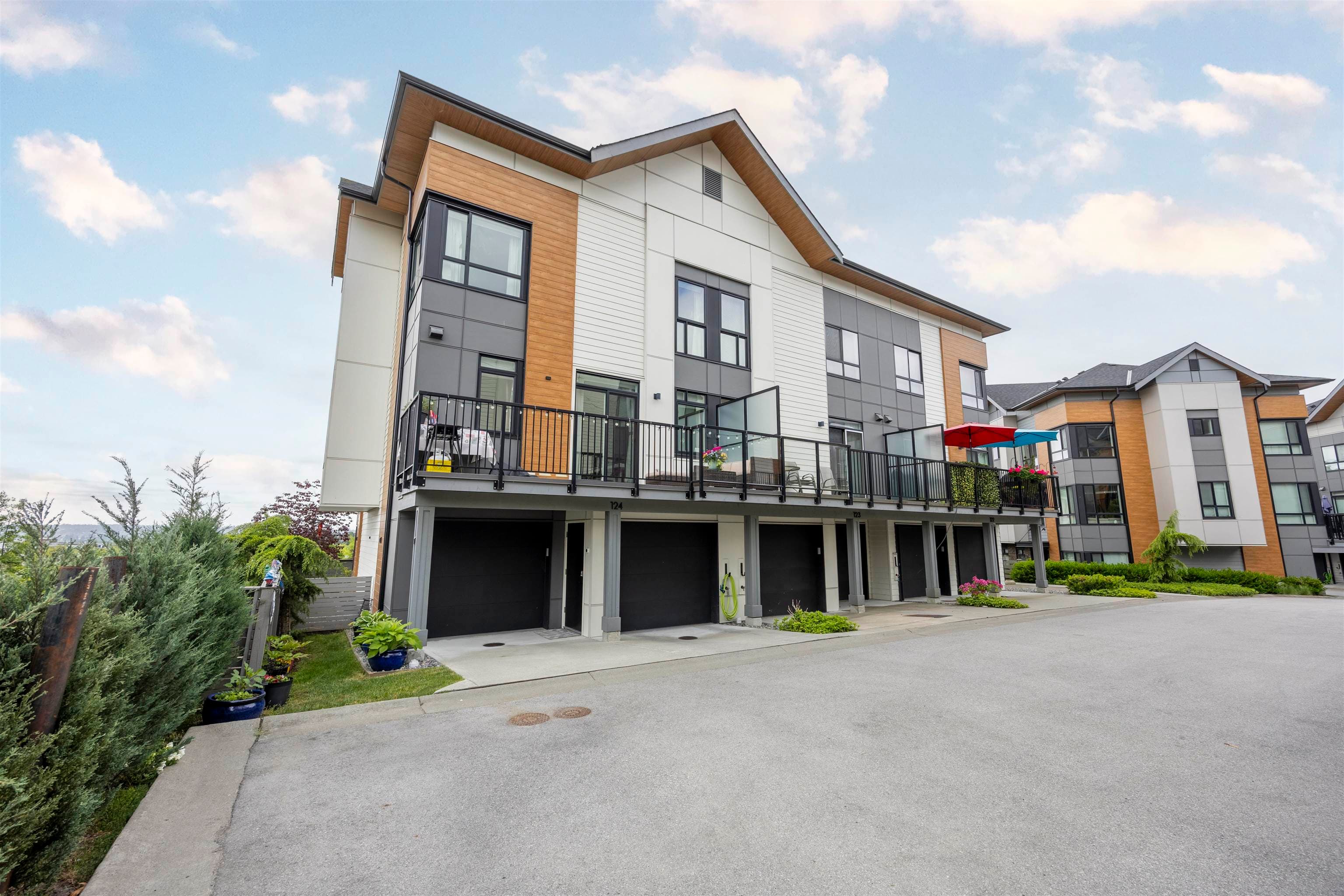 123 - 15111 Edmund Drive, Surrey