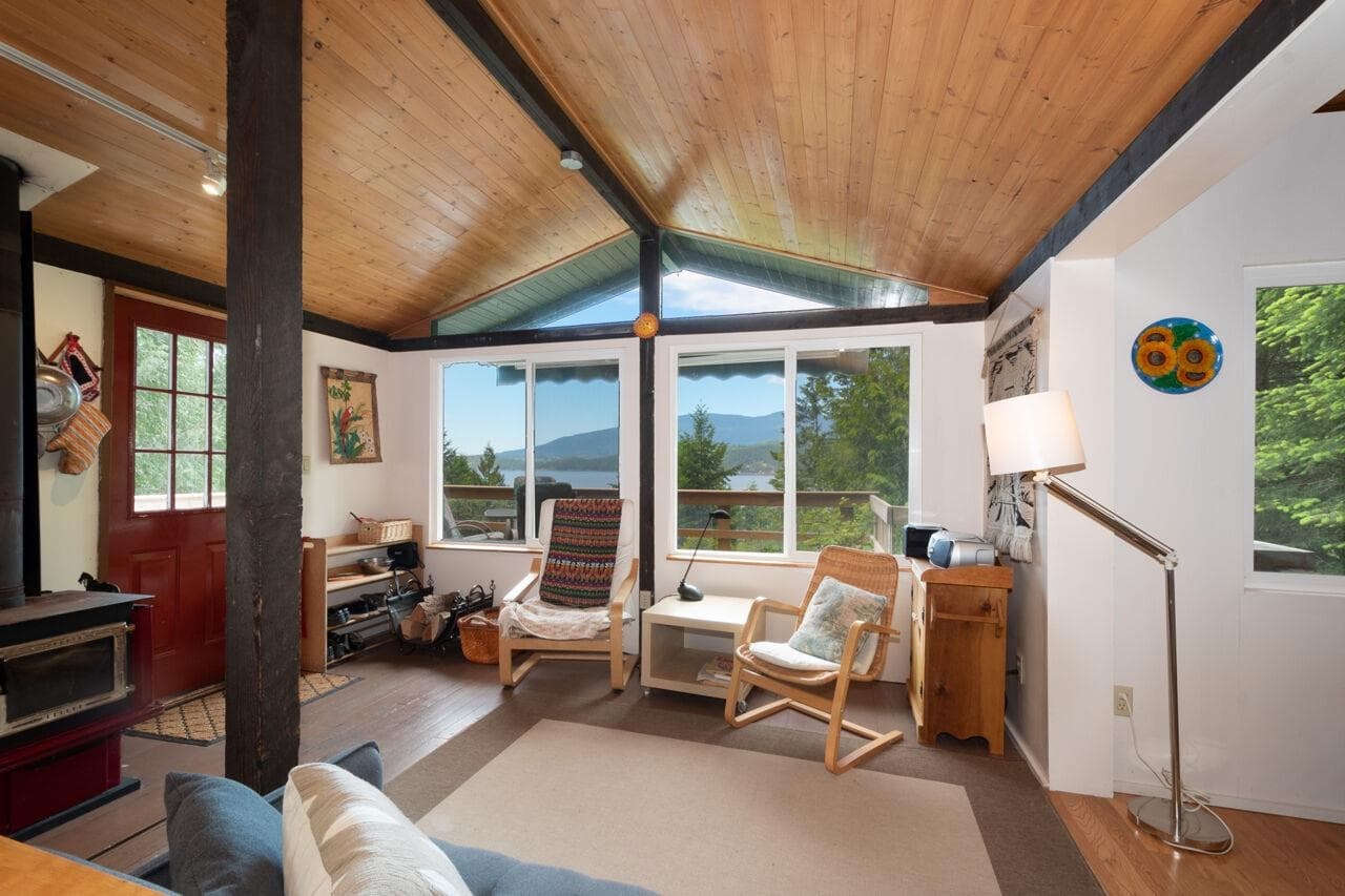 847 Captain's Way, Bowen Island