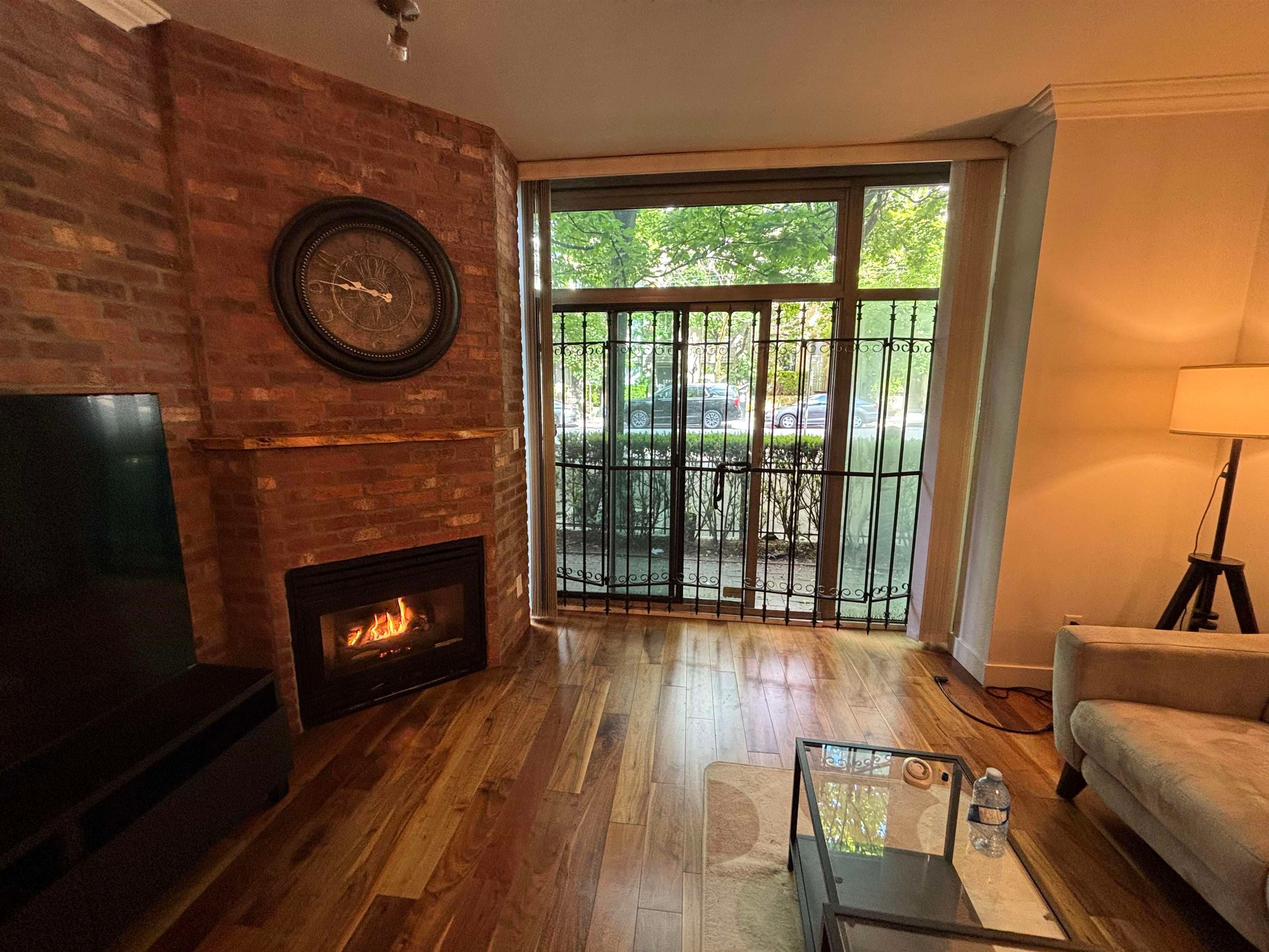 xx2 - 928 Richards Street, Vancouver, V6B 6P6 — photo 4