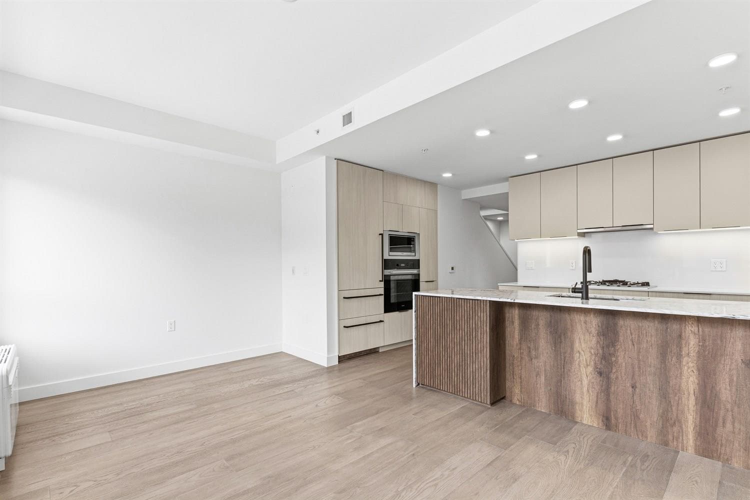 303 - 3590 W 39th Avenue, Vancouver