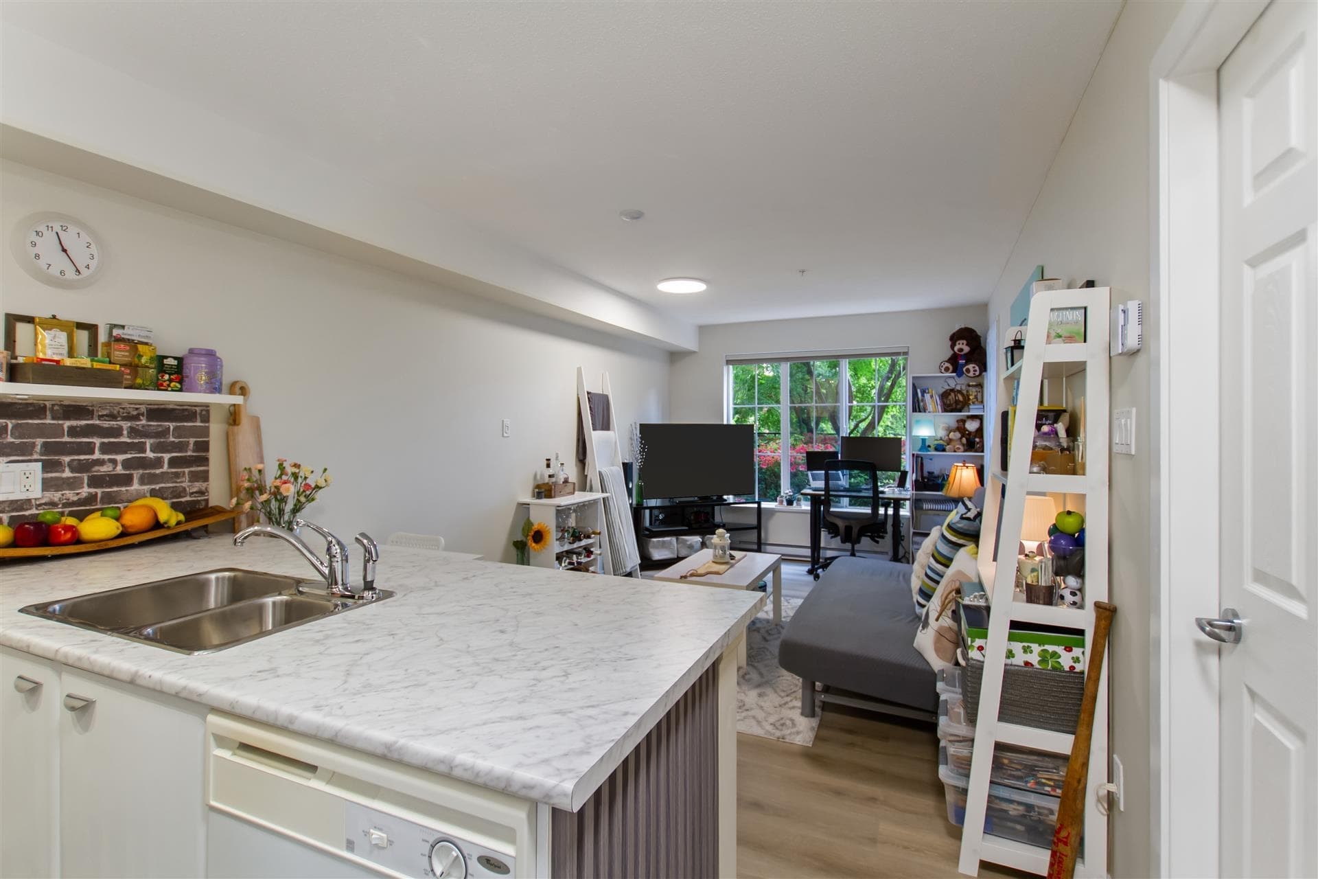 107 - 14877 100 Avenue, Surrey, V3R 3H1 — photo 2