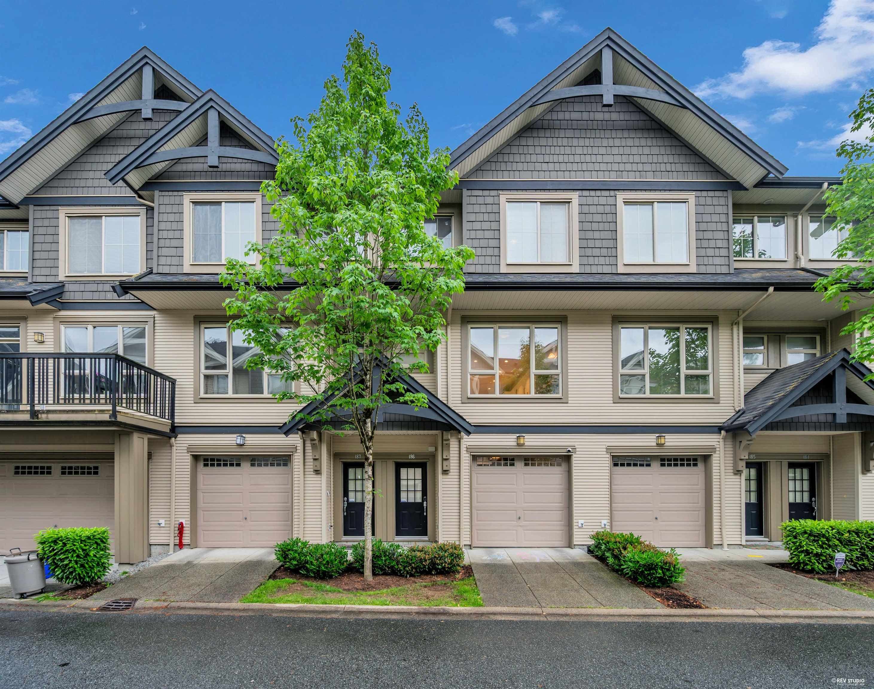 186 - 3105 Dayanee Springs Boulevard, Coquitlam