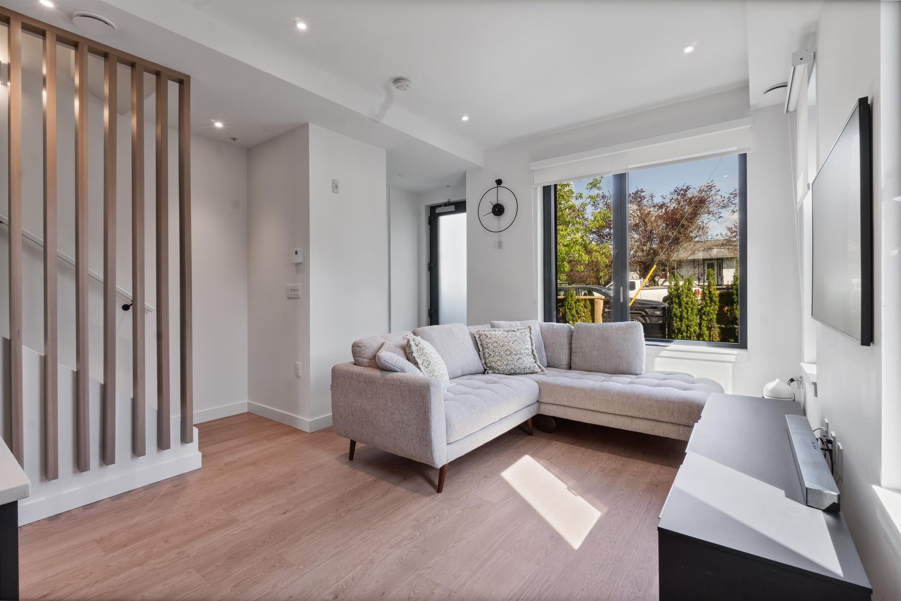 209 - 606 Foster Avenue, Coquitlam