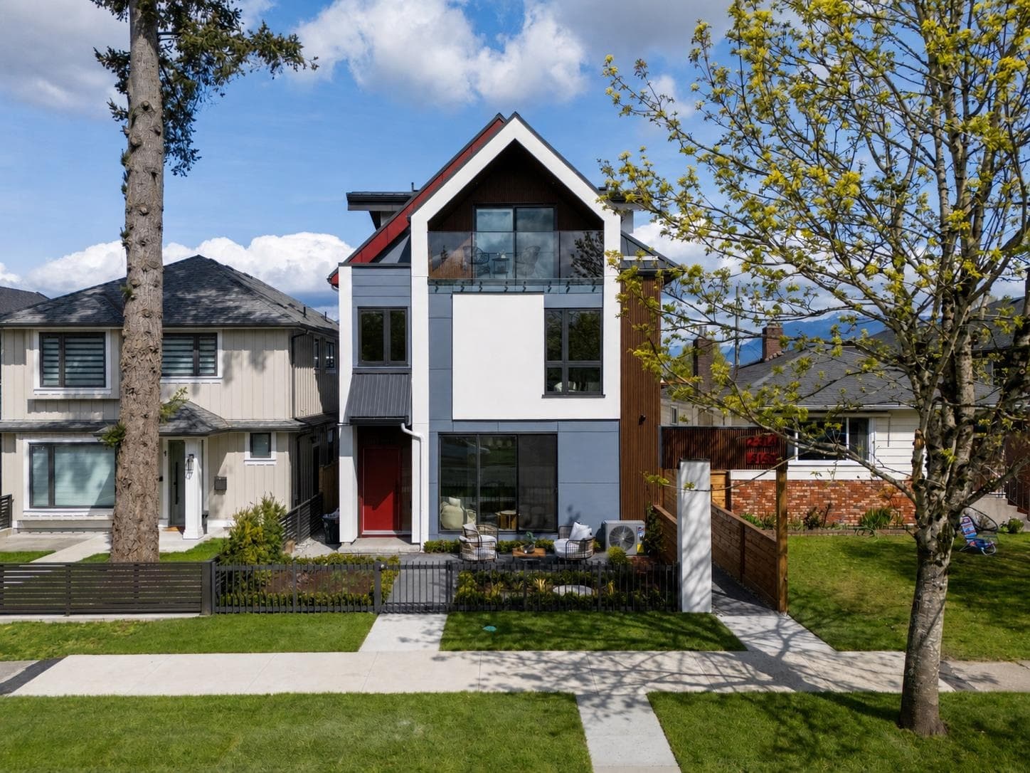 1 - 3141 E 19 Avenue, Vancouver