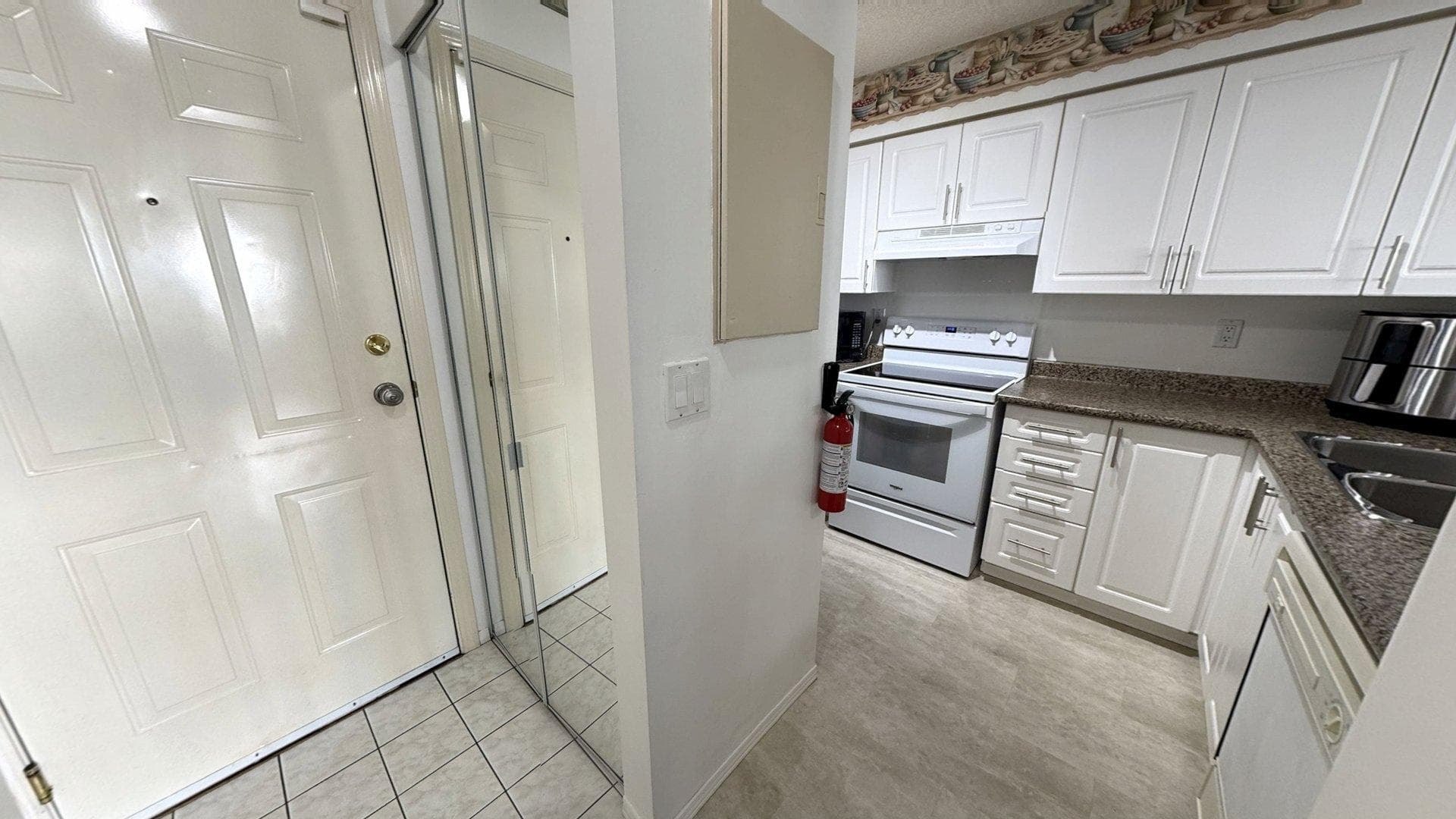 105 - 14355 103 Avenue, Surrey, V3T 5V5 — photo 2