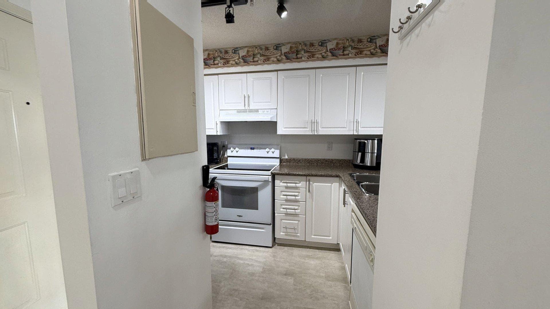 105 - 14355 103 Avenue, Surrey, V3T 5V5 — photo 4