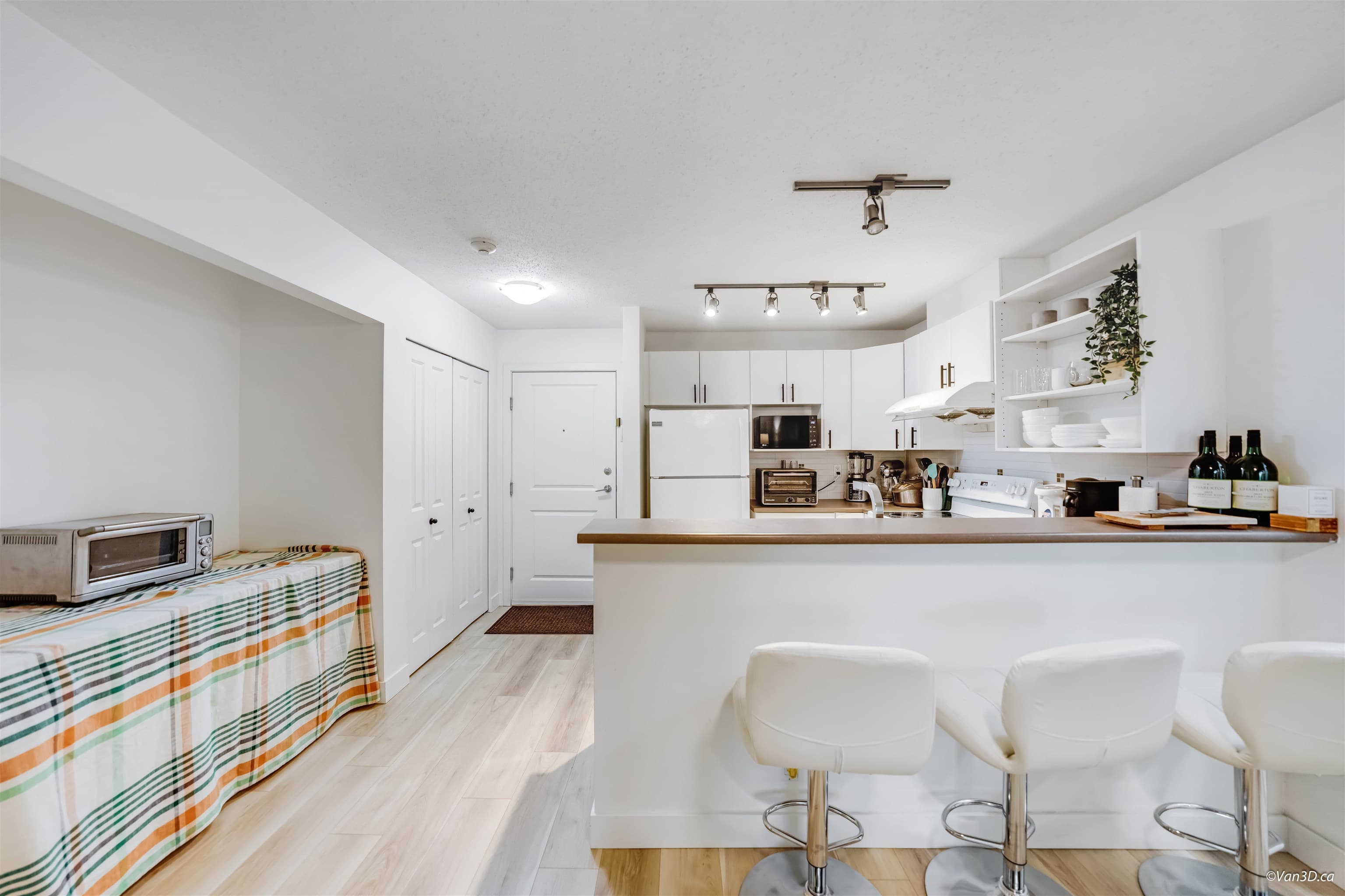 116 - 14885 105 Avenue, Surrey, V3R 2V6 — photo 4