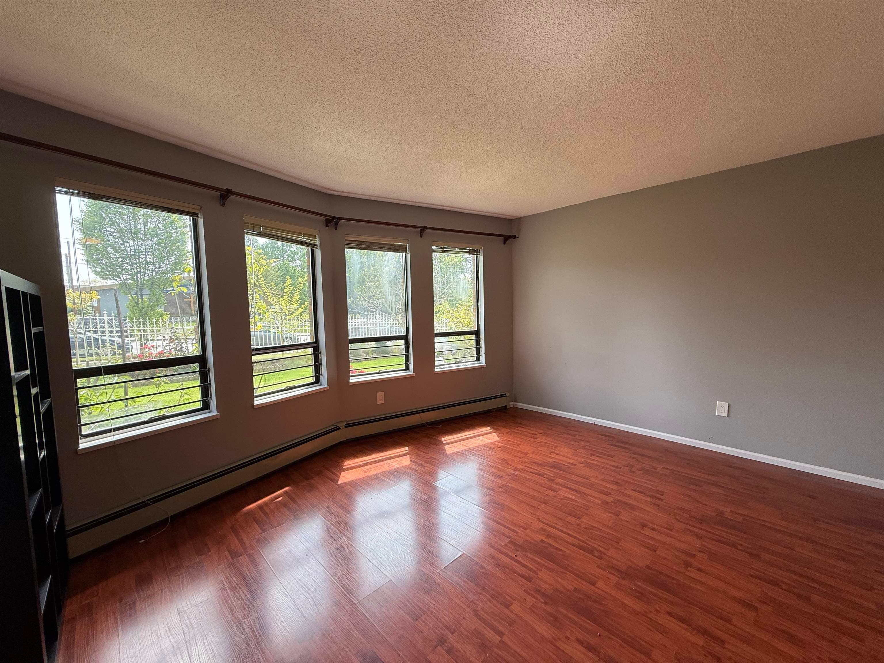 1 Bed Suite - 2323 E 41st Avenue, Vancouver, V5R 2W2 — photo 4
