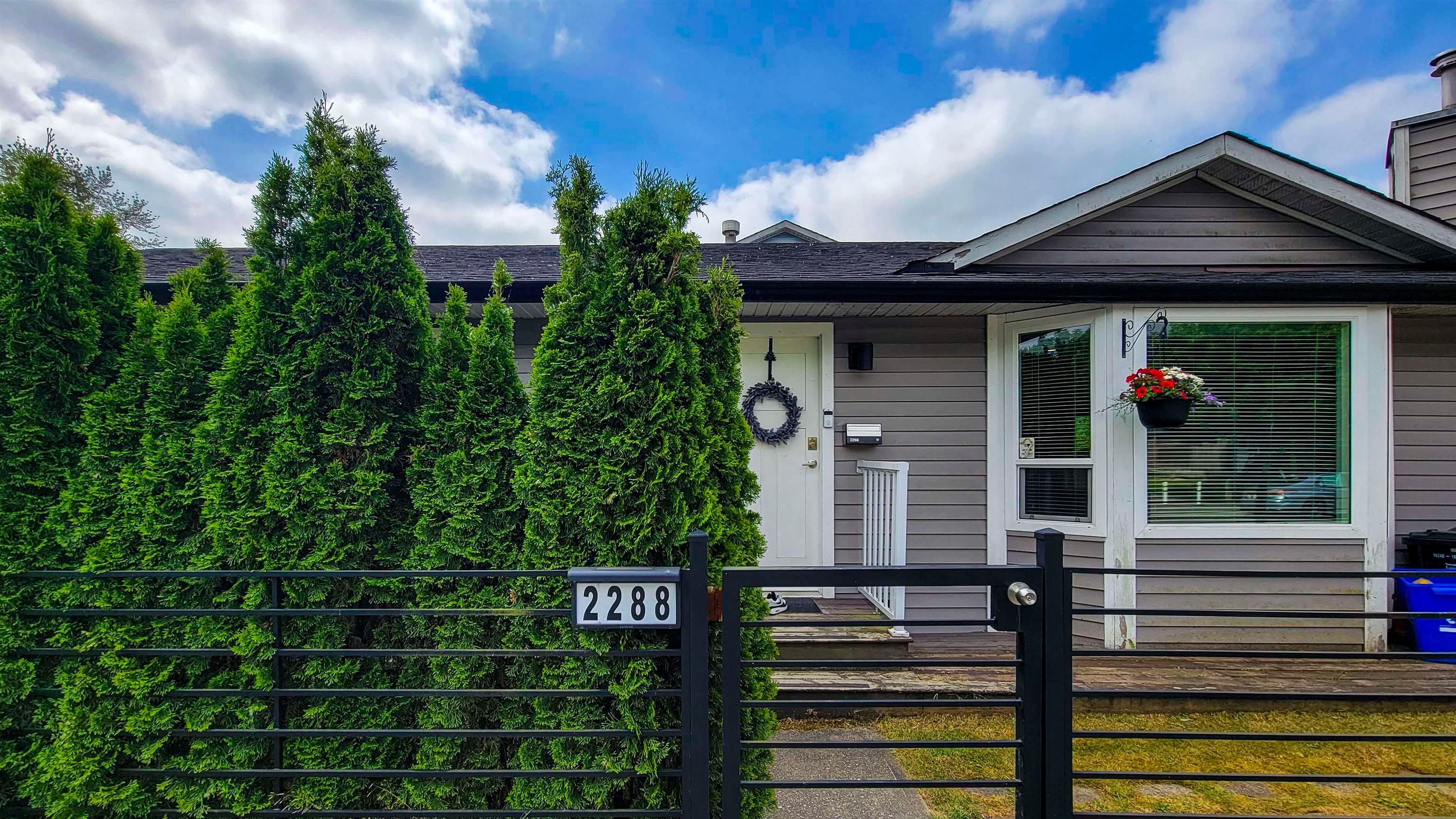 2288 Willoughby Way, Langley, V2Y 1K6 — photo 1