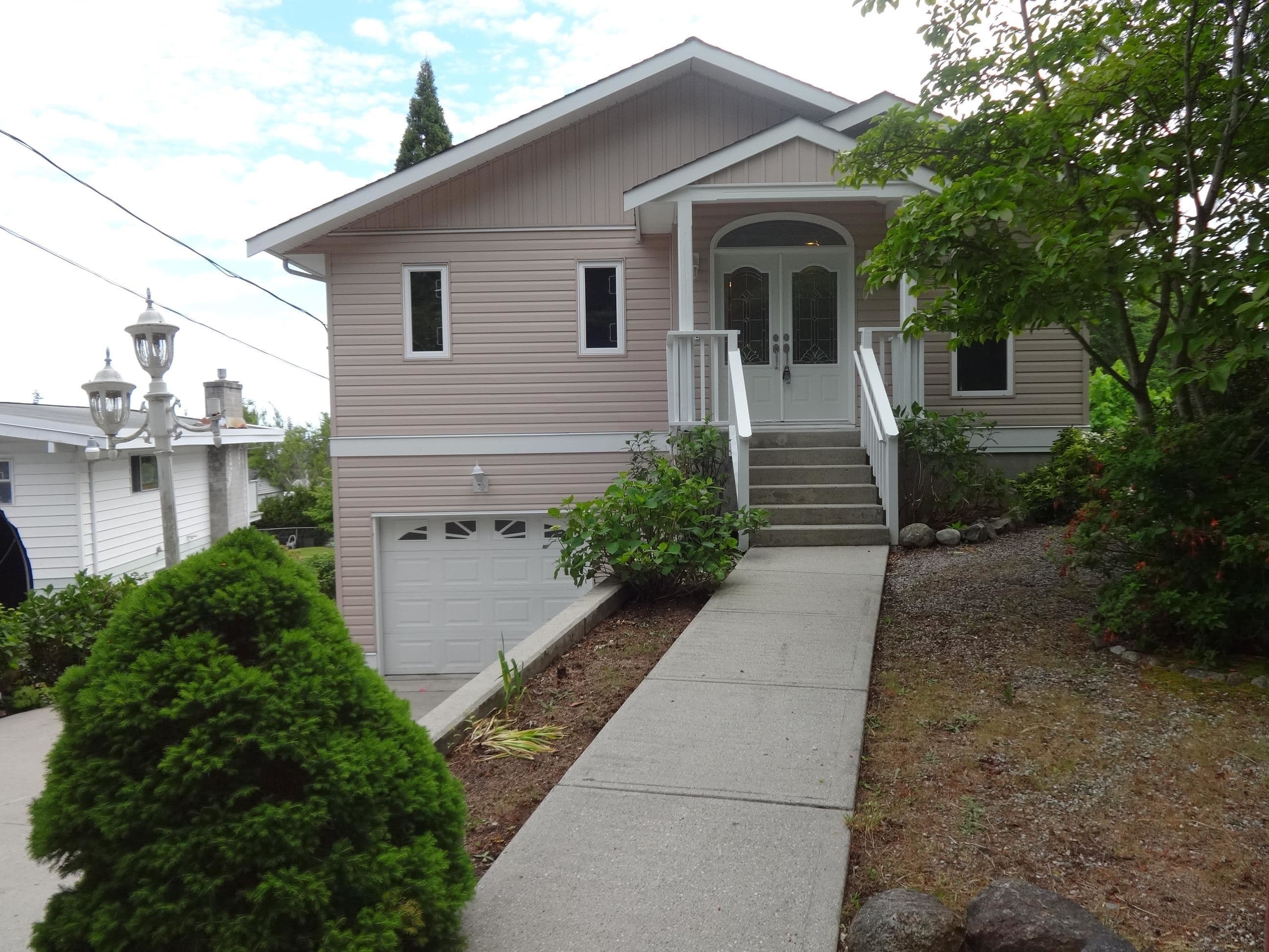 6217 Norwest Bay Road, Sechelt, V7Z 0M2 — photo 3