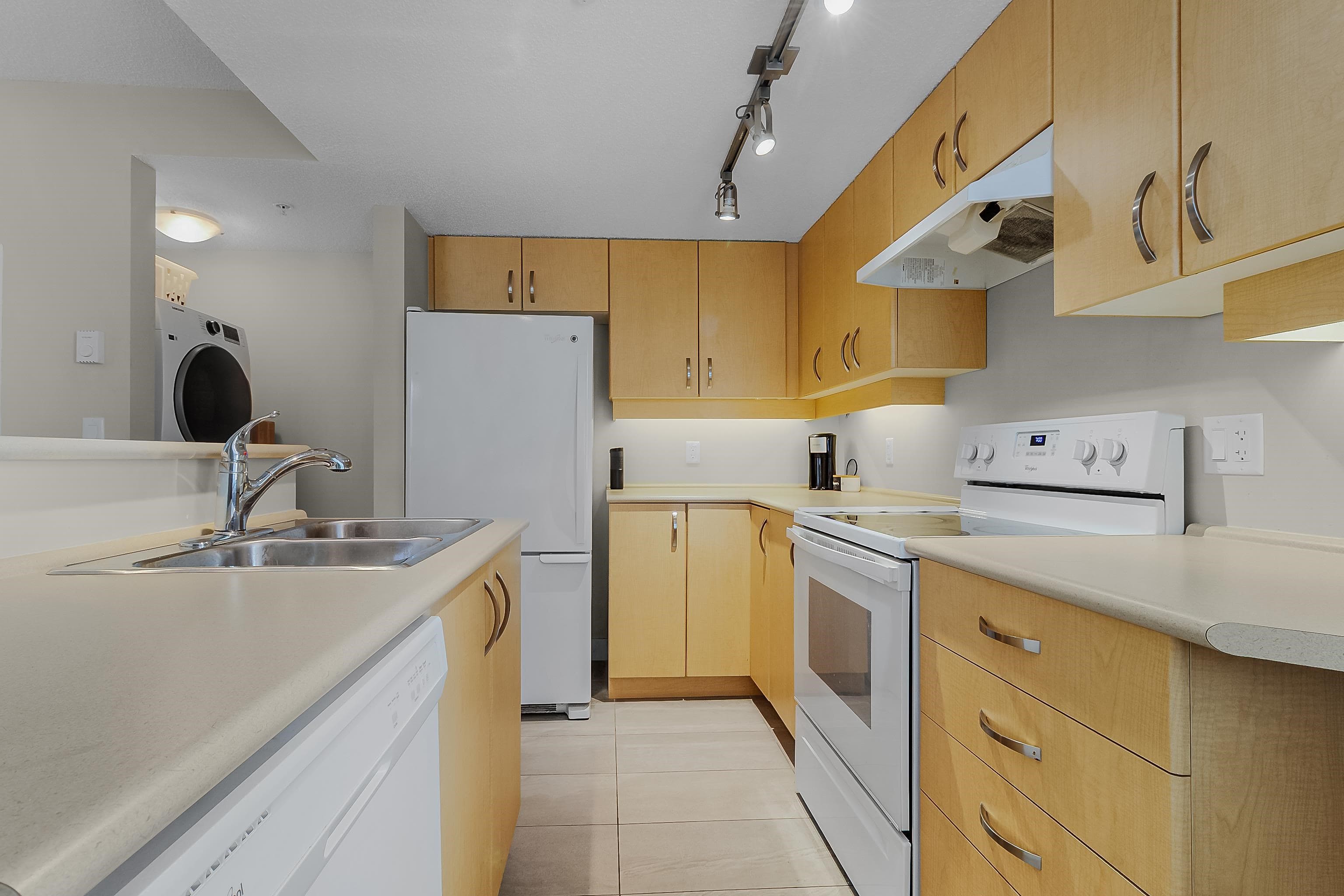 331 - 10838 City Parkway, Surrey