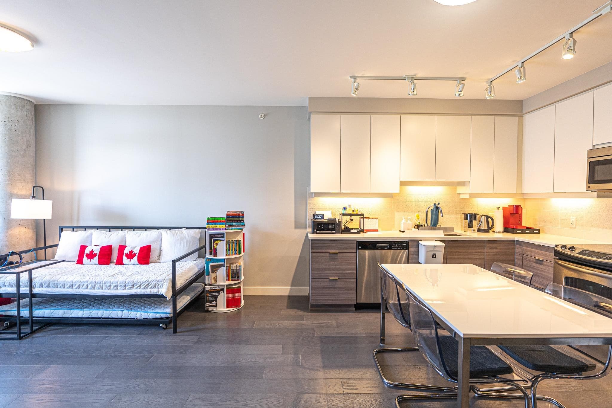 306 - 9393 Tower Road, Burnaby, V5A 0E2 — photo 2