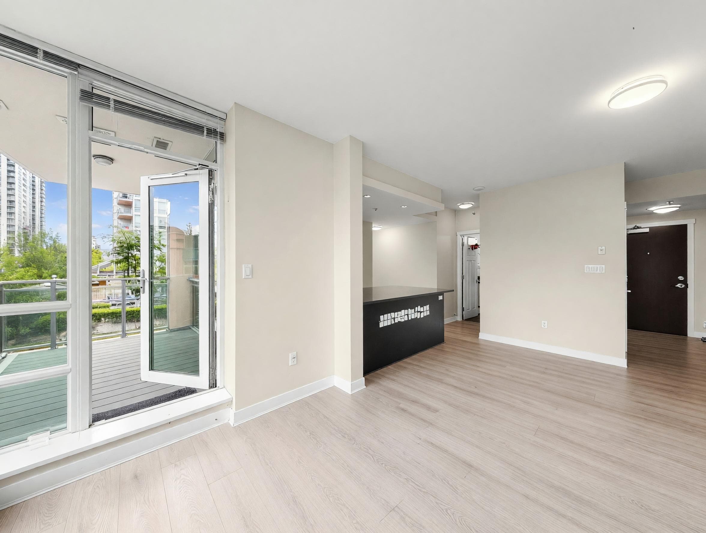 605 - 2968 Glen Drive, Coquitlam, V3B 0C4 — photo 5