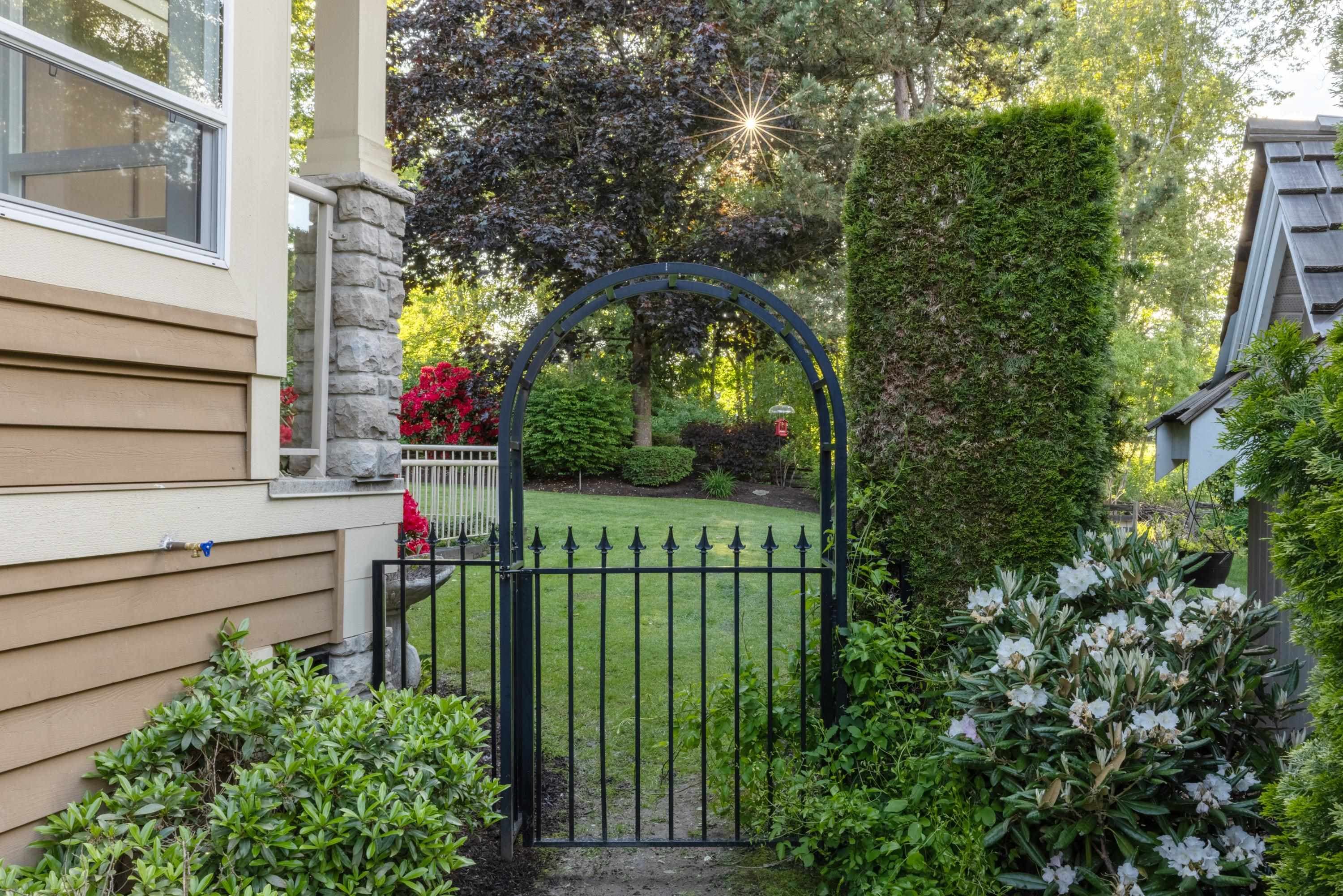 3733 Devonshire Drive, Surrey, V3Z 0H8 — photo 4