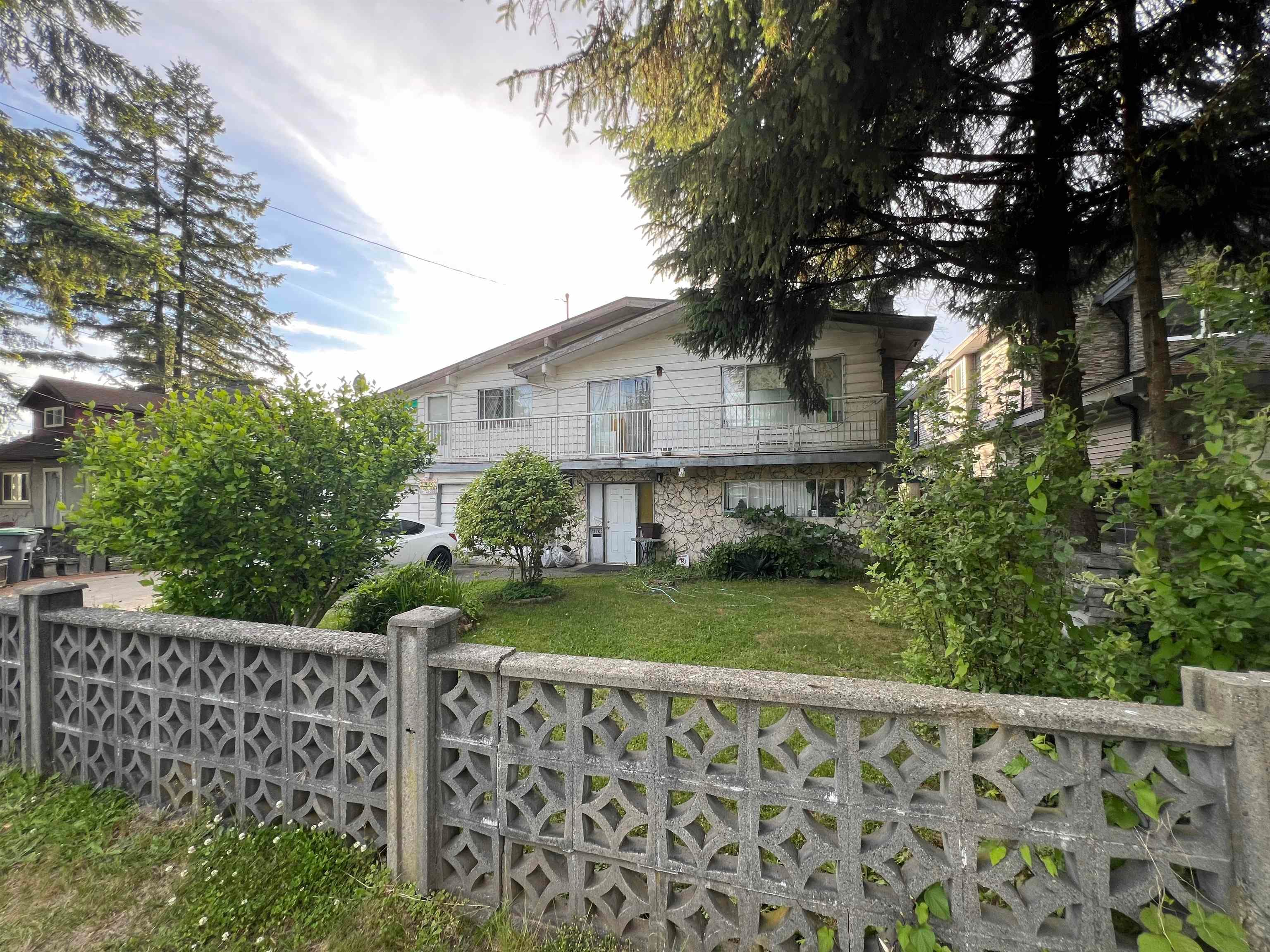 13703 Grosvenor Road, Surrey