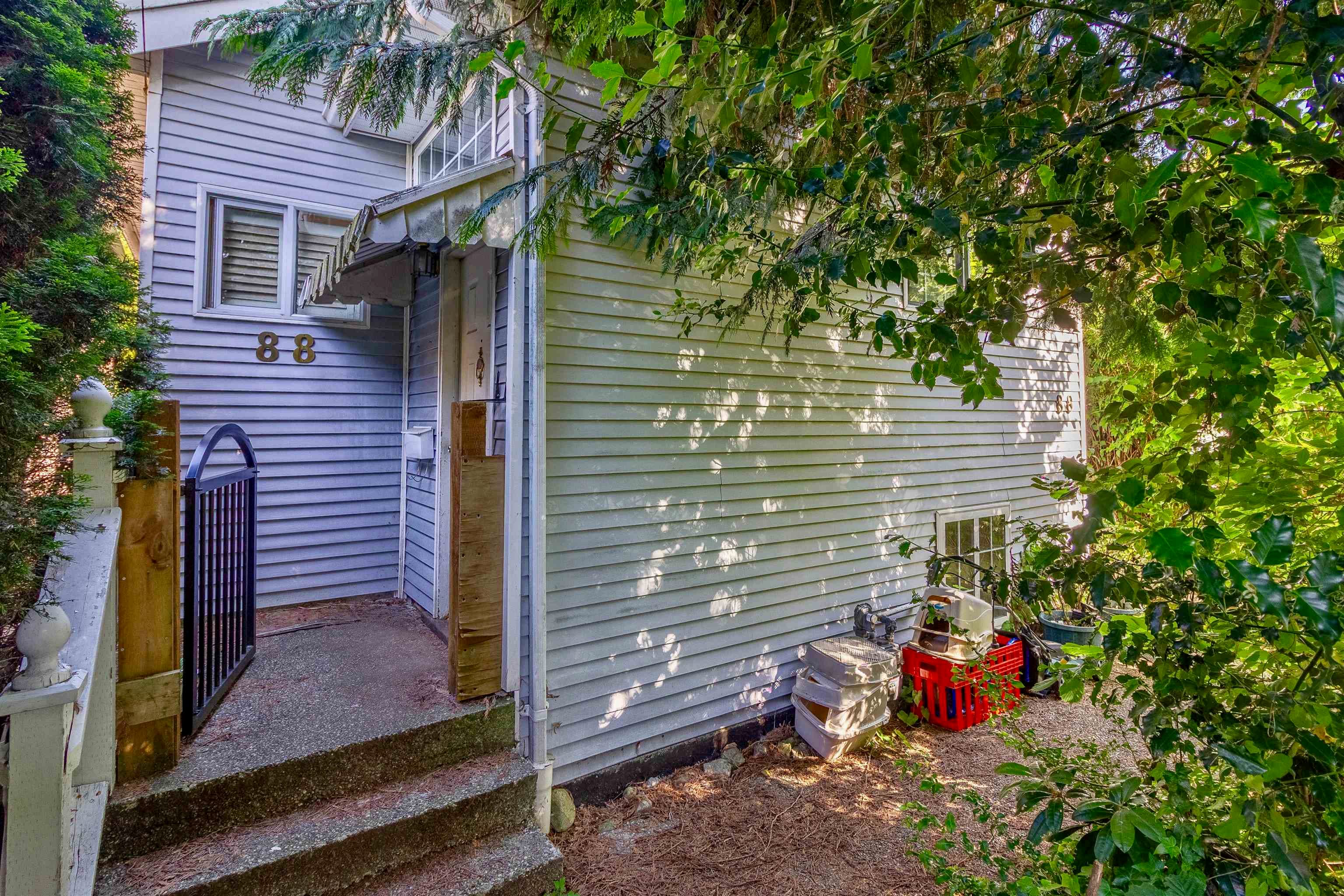 88 Fell Avenue, Burnaby, V5B 3Y2 — photo 2