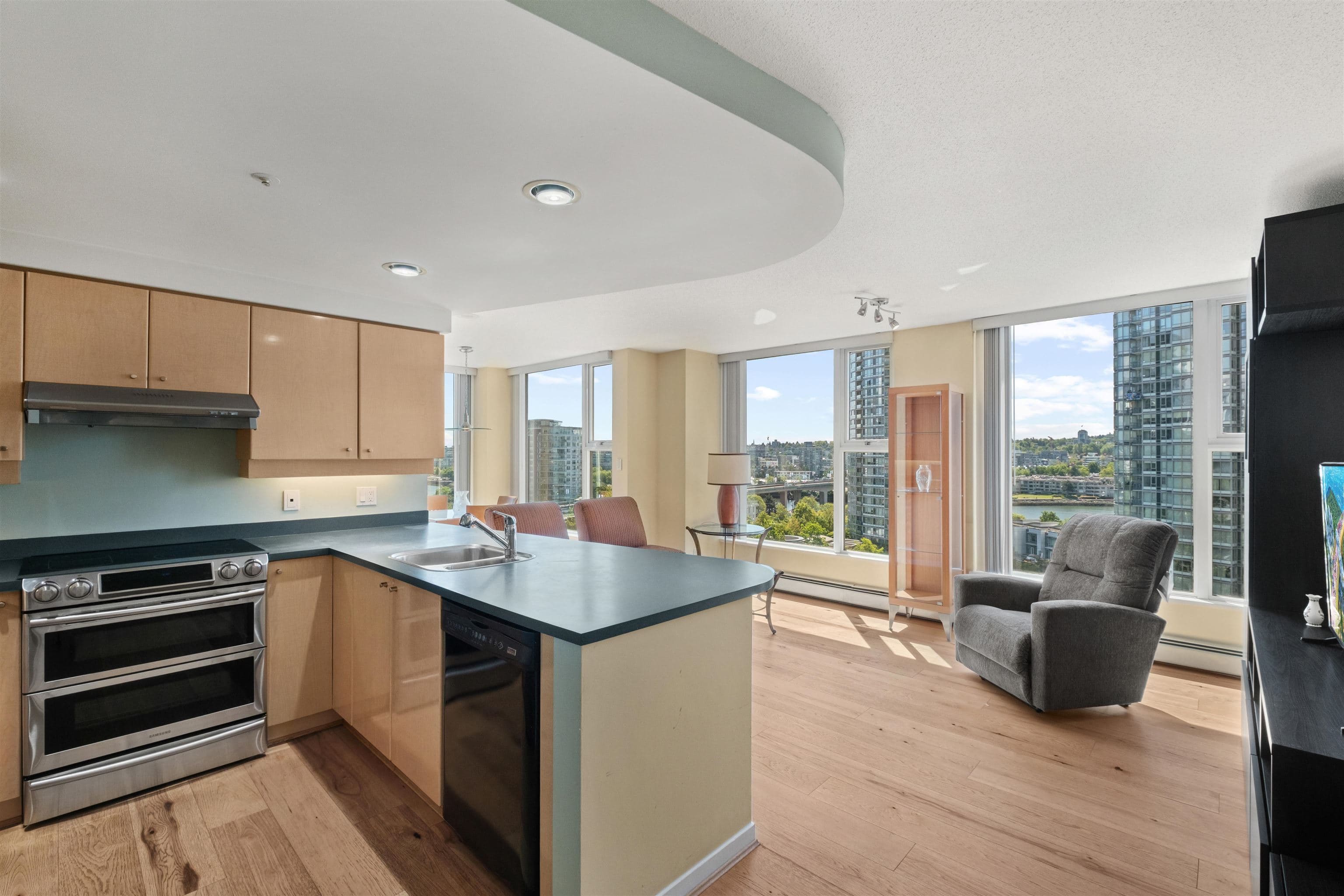 1207 - 1009 Expo Boulevard, Vancouver, V6Z 2V9 — photo 1