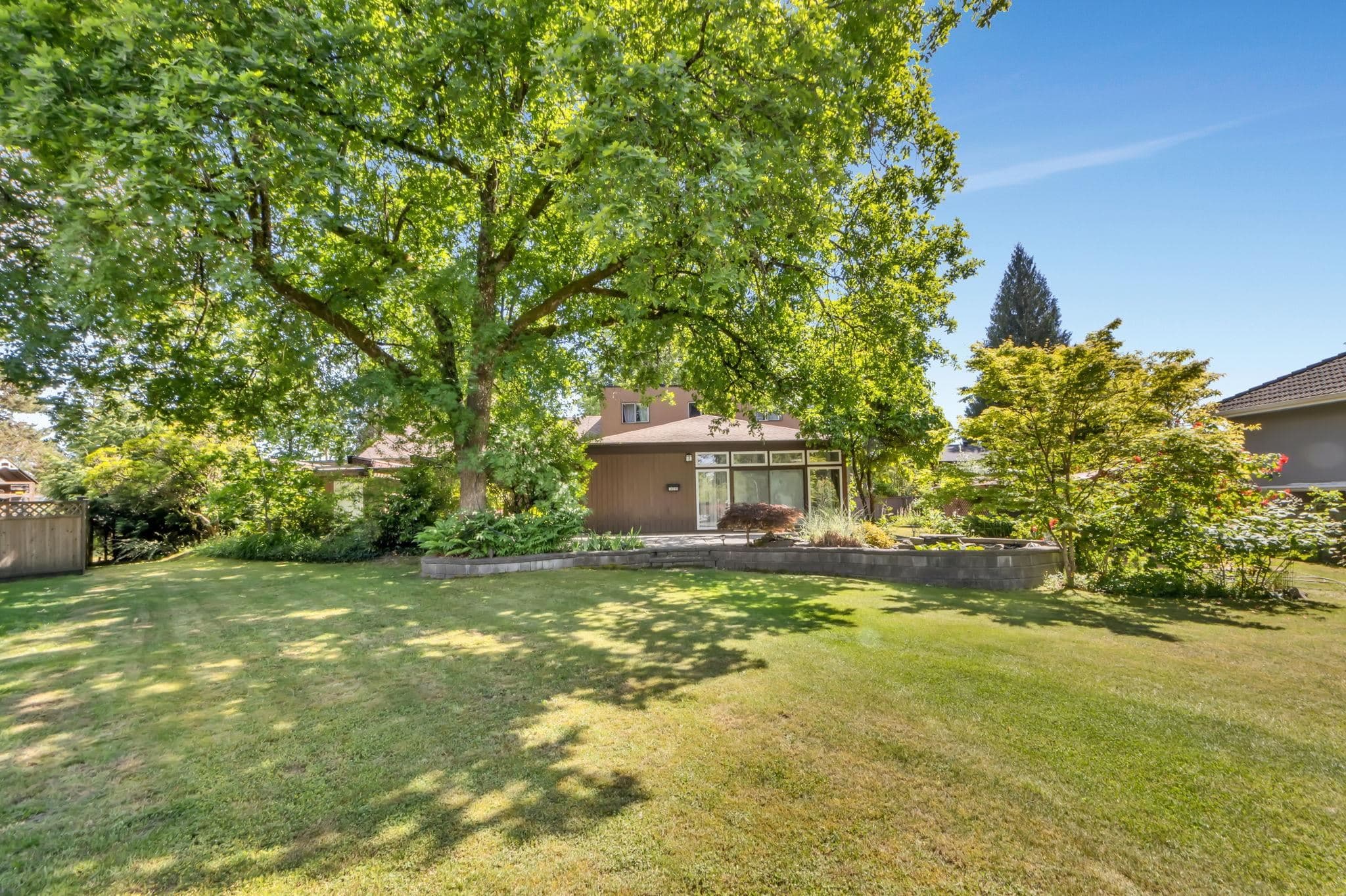 14246 102 Avenue, Surrey, V3T 5A5 — photo 2