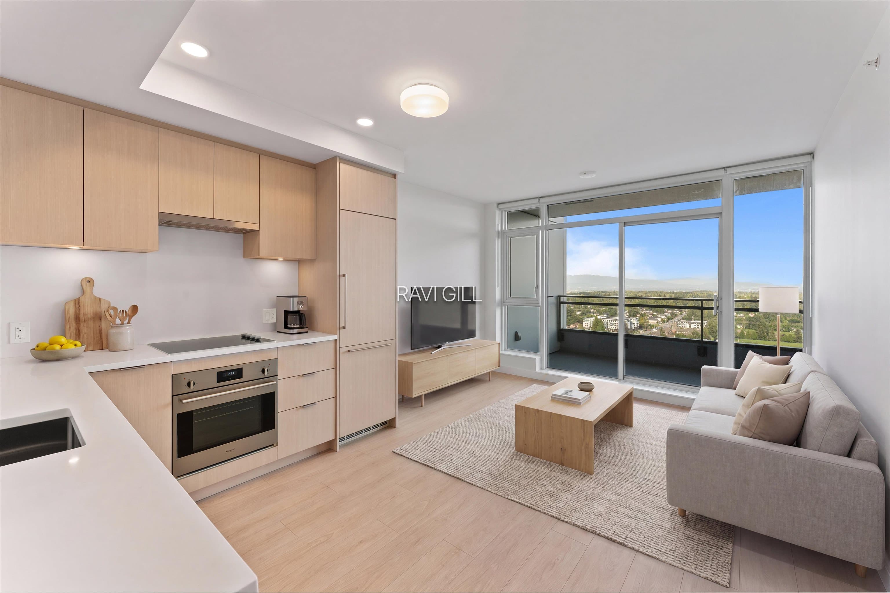 512 - 13675 107a Avenue, Surrey