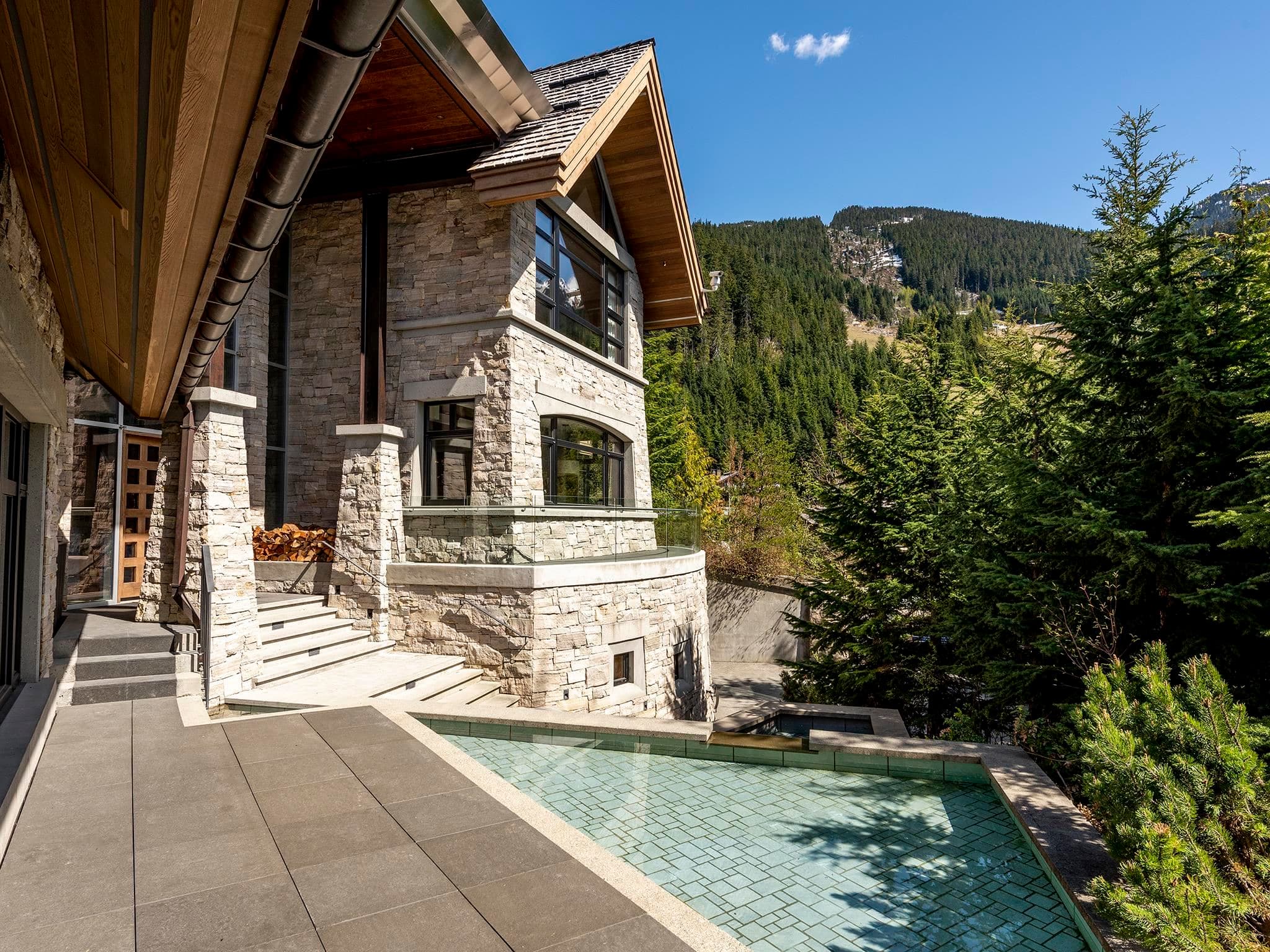 2286 Nordic Drive, Whistler, V8E 0A6 — photo 3