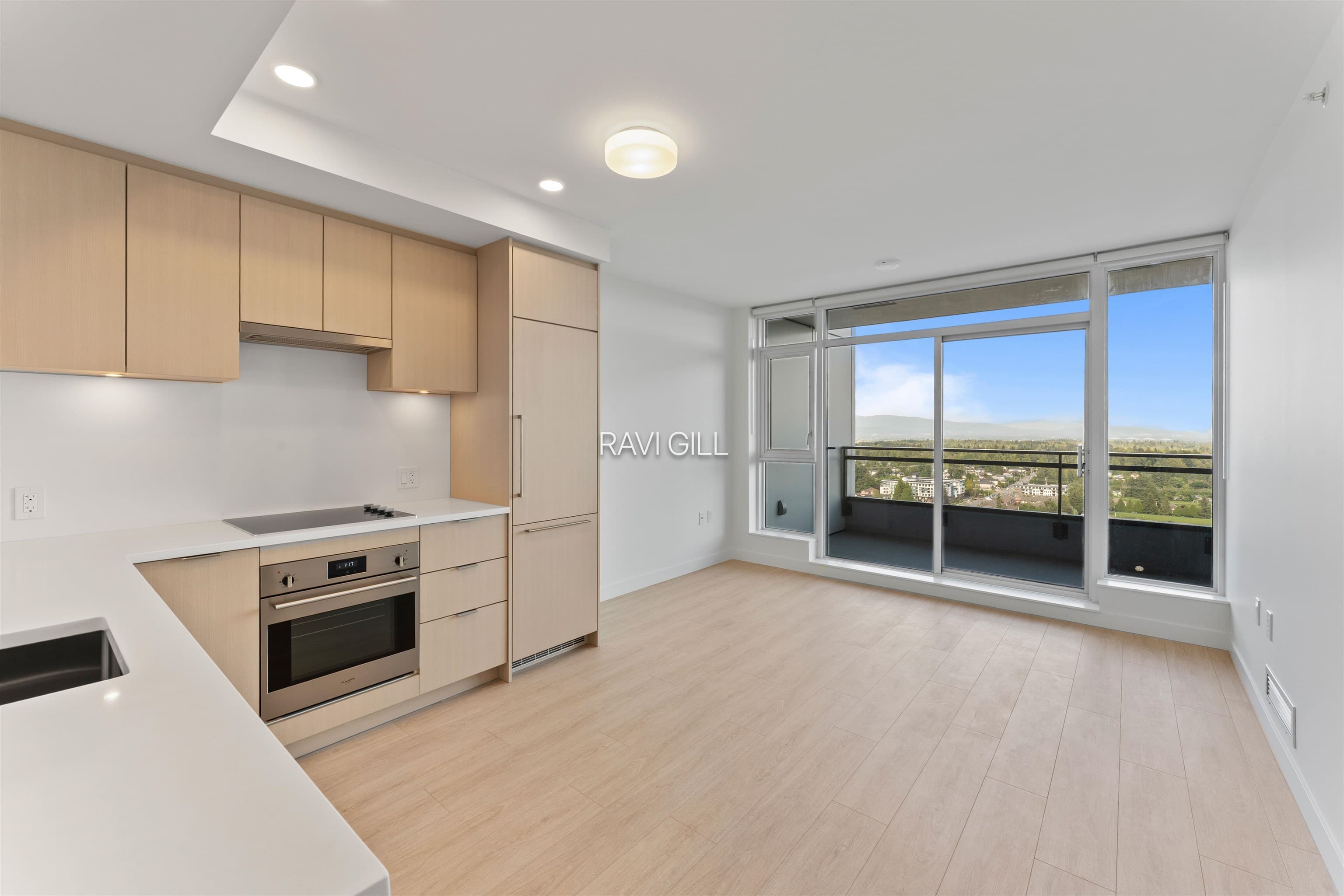 3012 - 13675 107a Avenue, Surrey