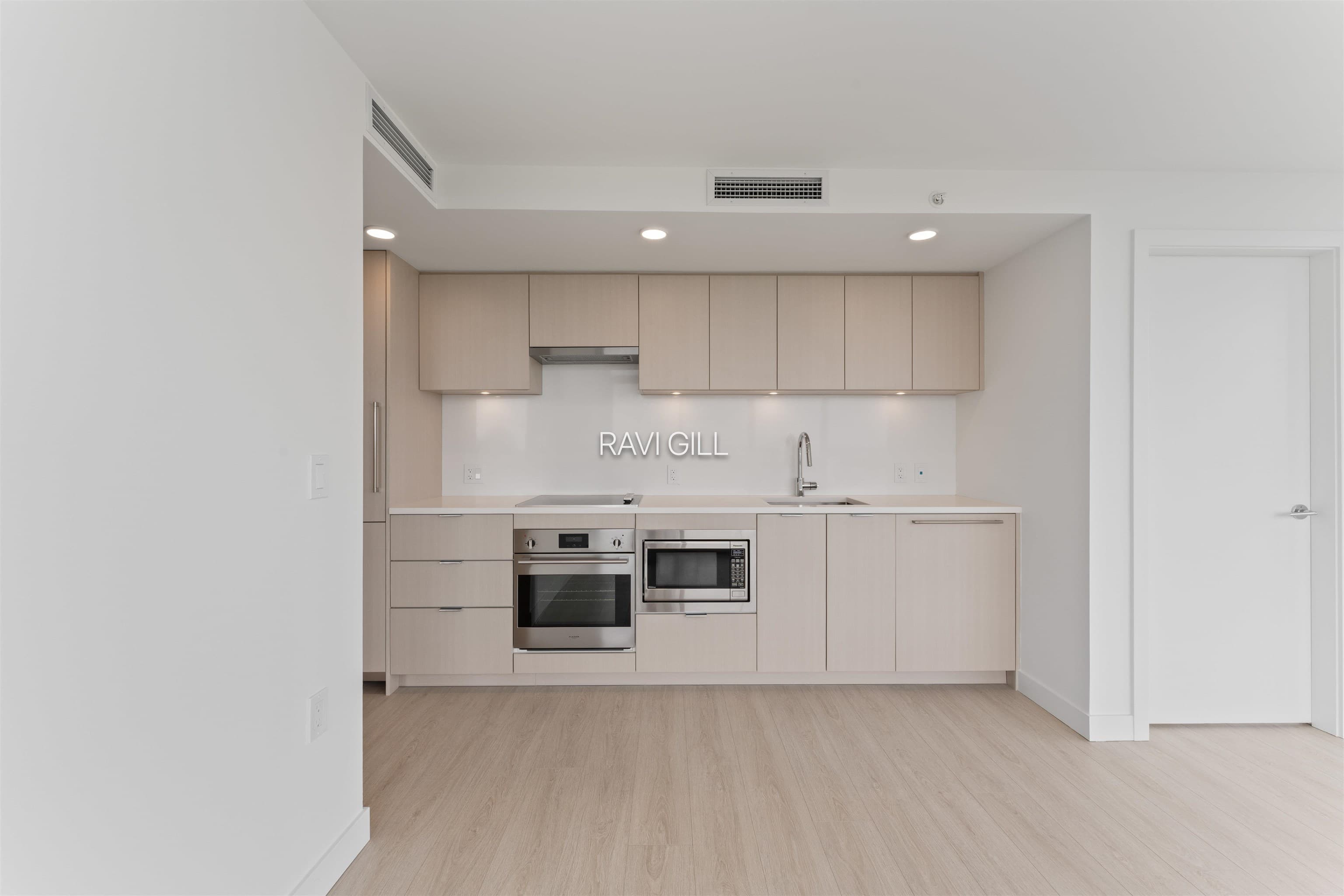 3402 - 13675 107a Avenue, Surrey