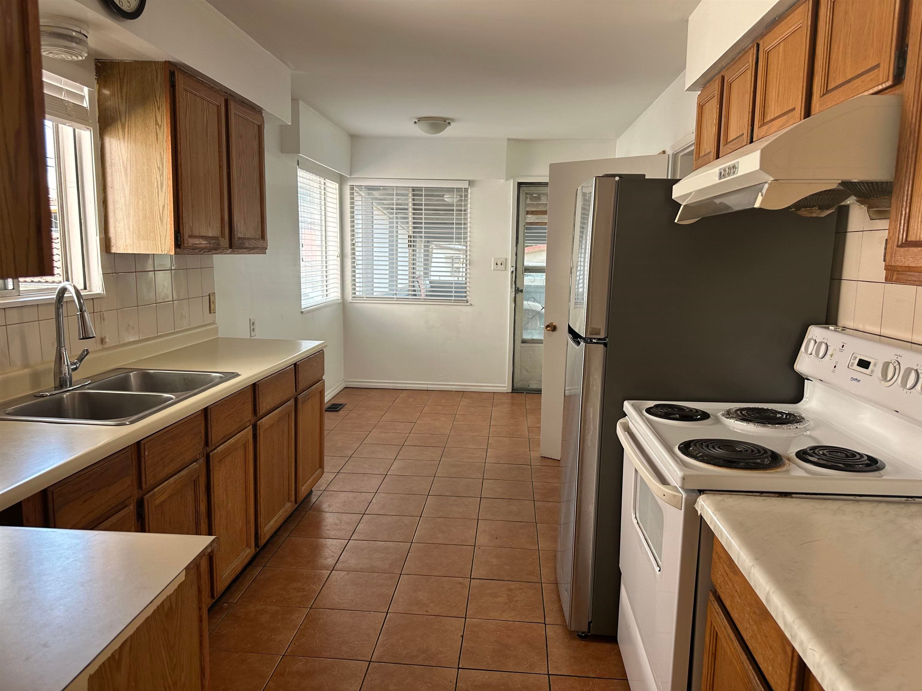 1380 E 54th Avenue, Vancouver, V5X 1M4 — photo 4
