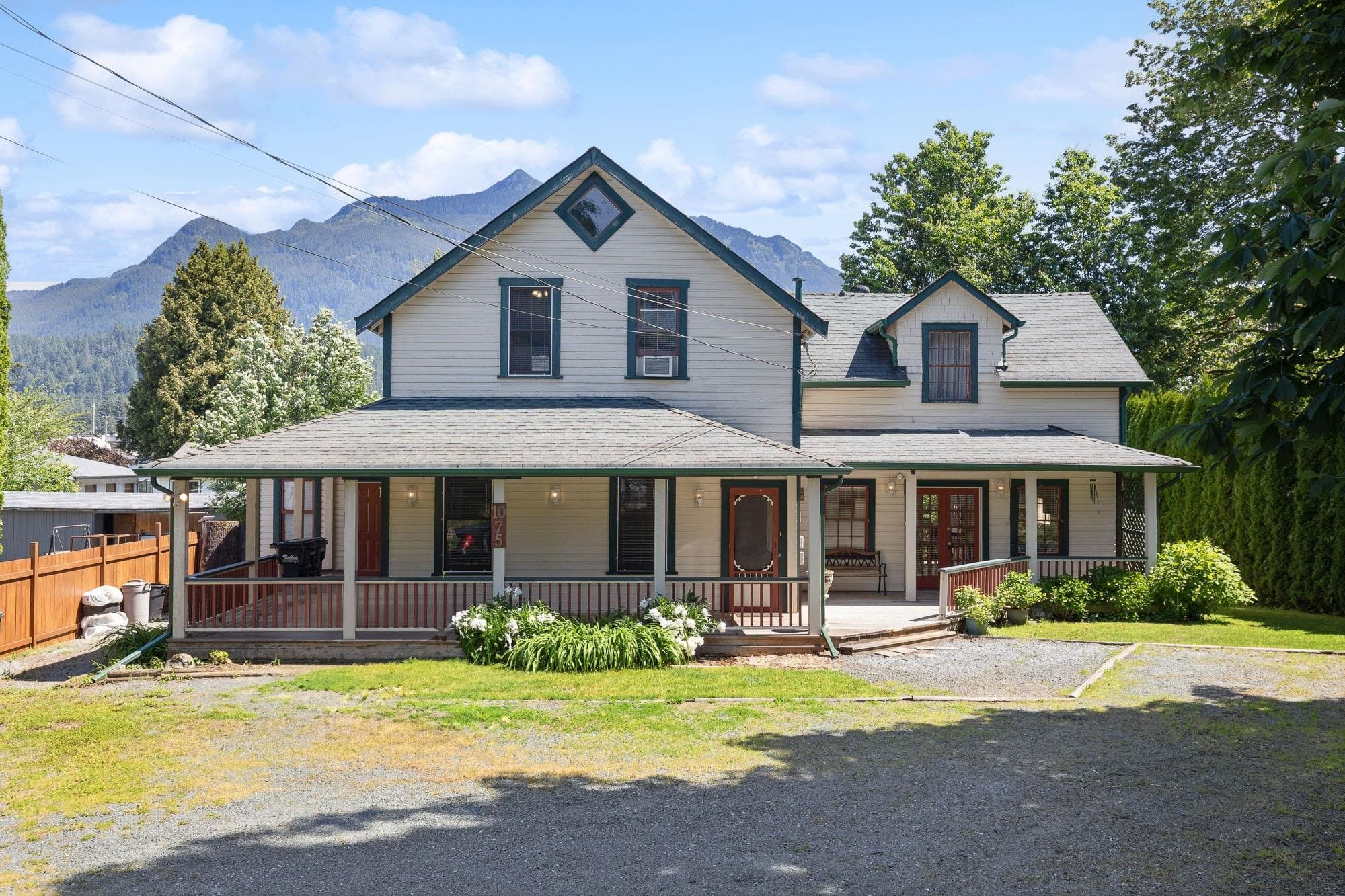1075 3rd Avenue, Hope