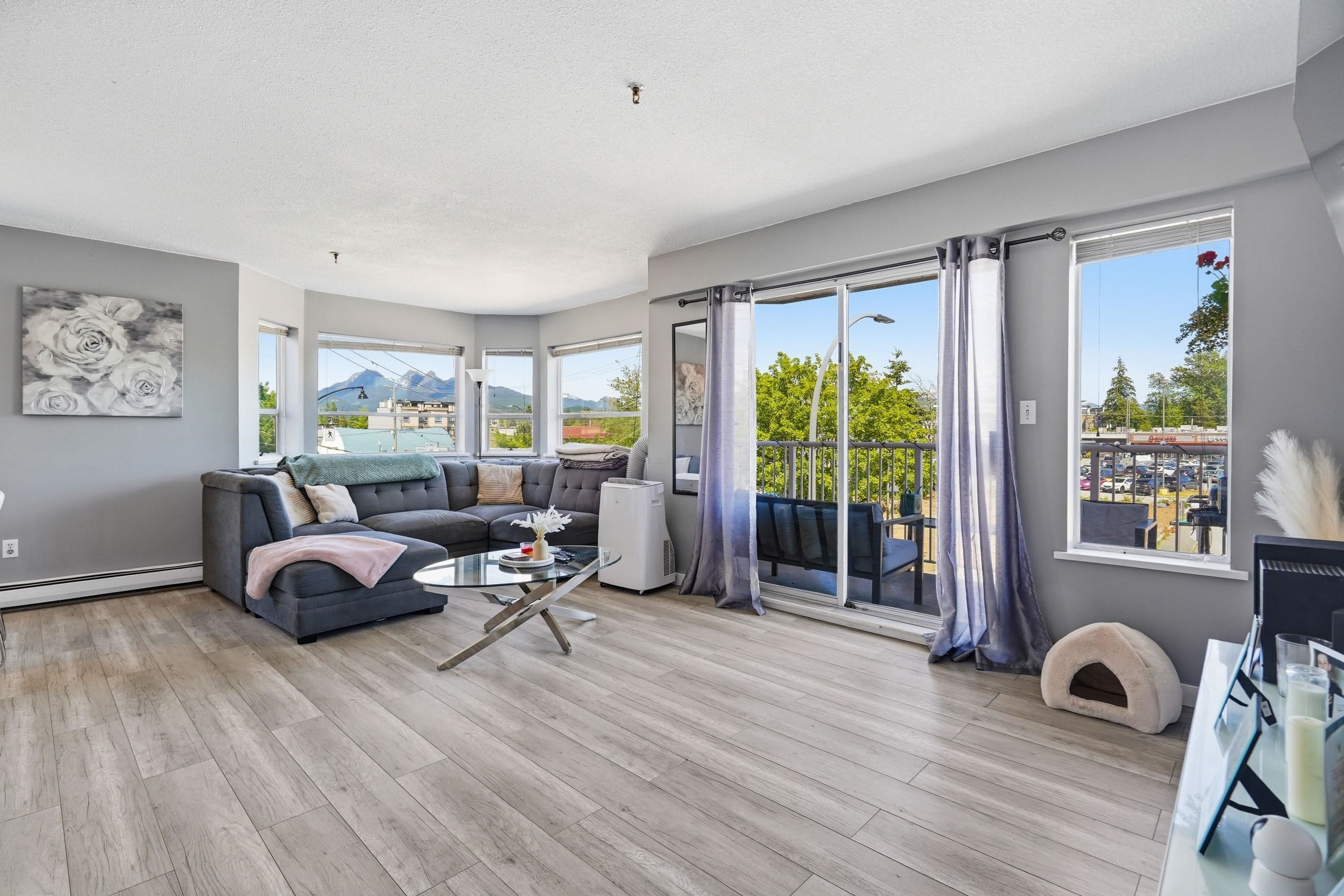 331 - 22661 Lougheed Highway, Maple Ridge, V2X 2V4 — photo 1