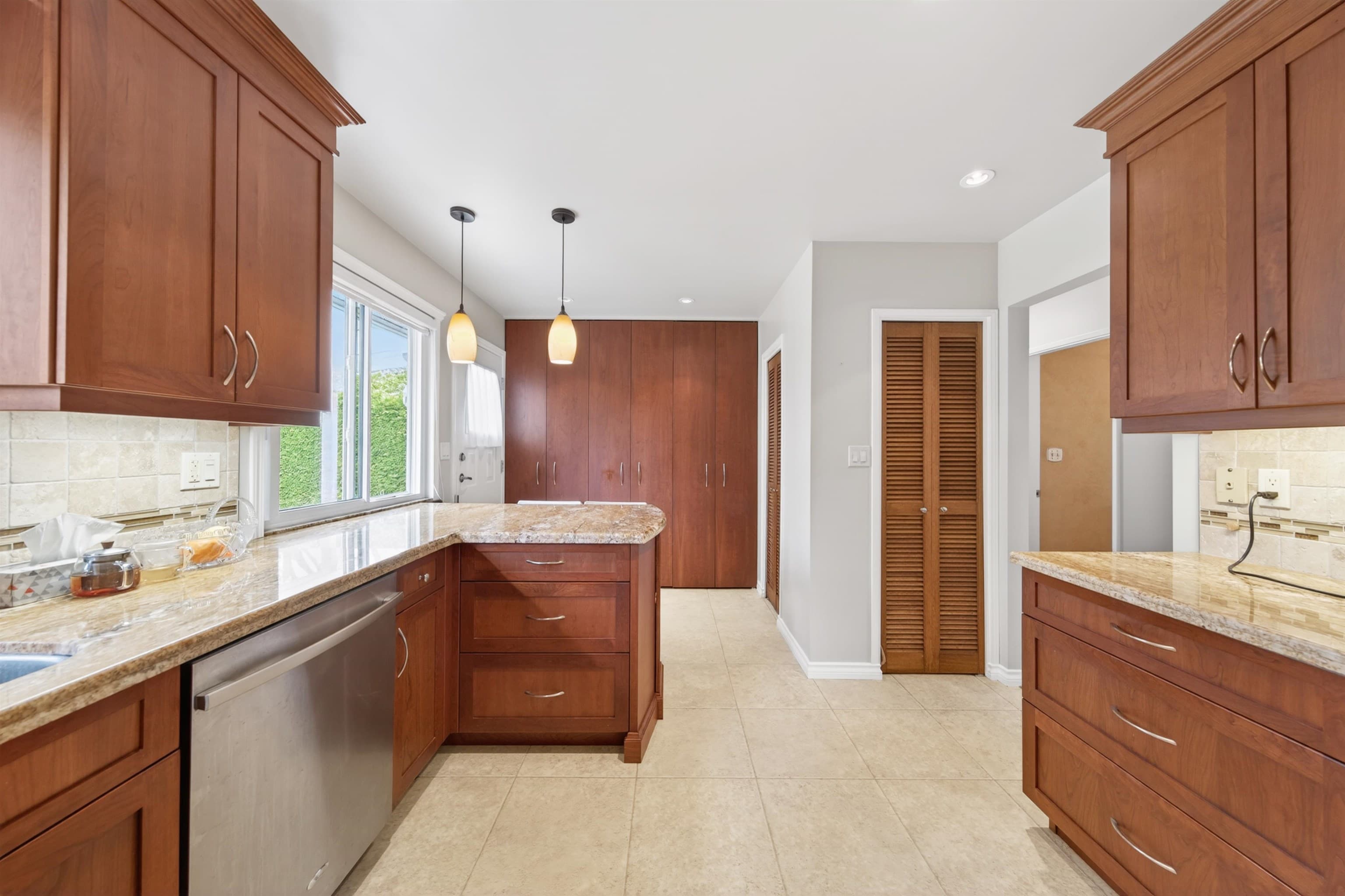 4713 46 Avenue, Delta, V4K 1N2 — photo 5