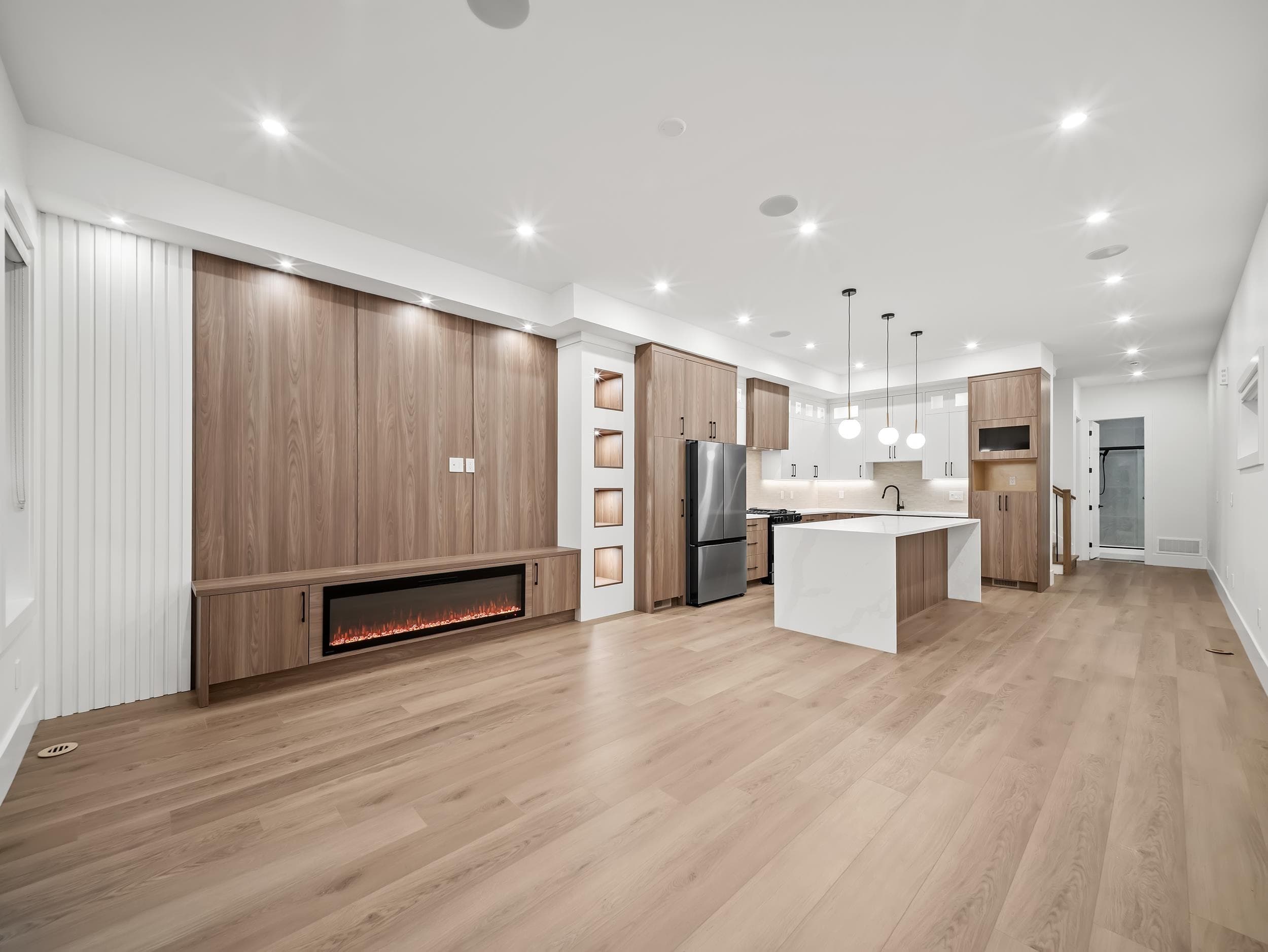 102 - 11480 138a Street, Surrey, V3R 0J3 — photo 2