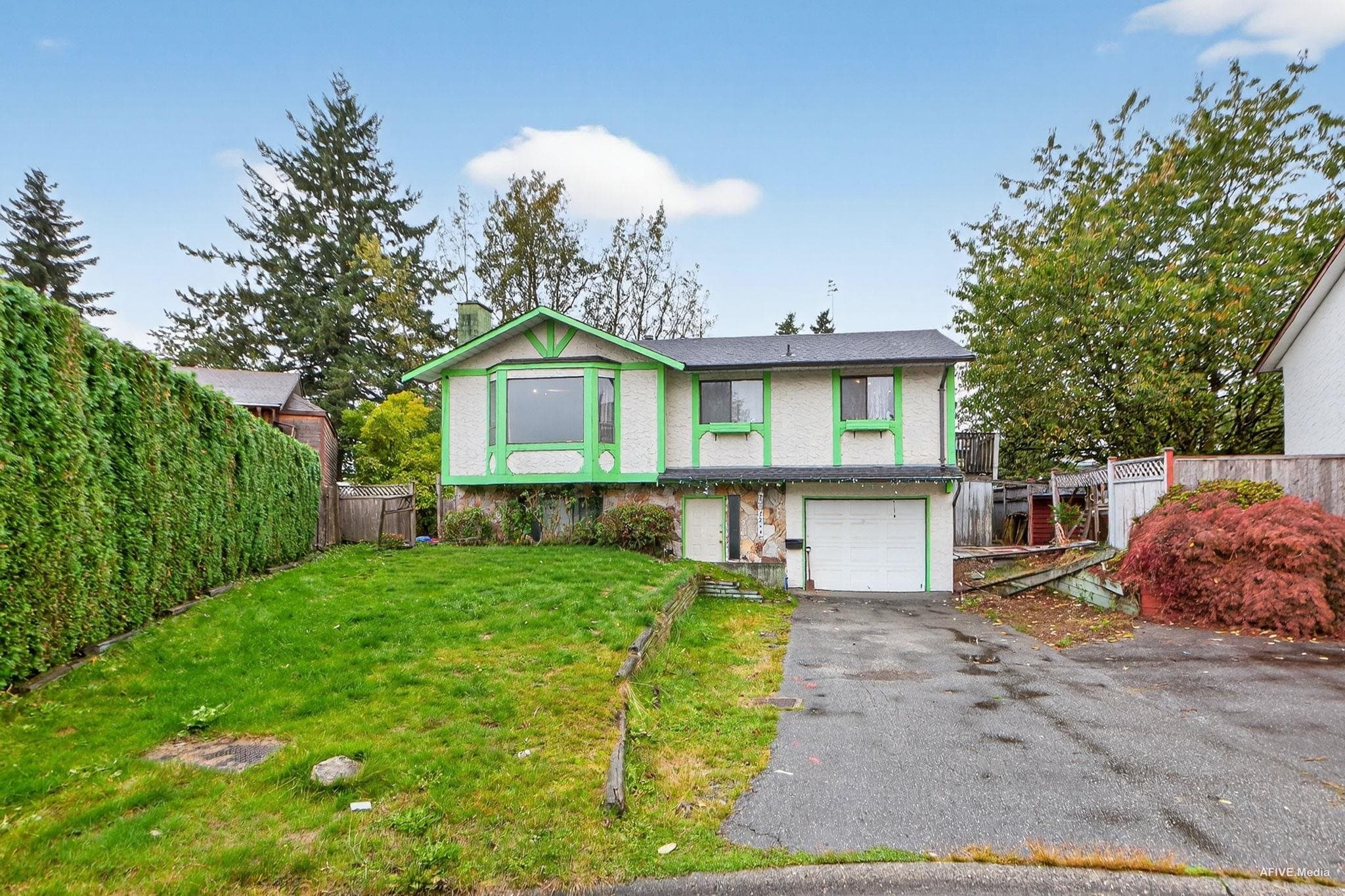 7253 140a Street, Surrey, V3W 7N4 — photo 1