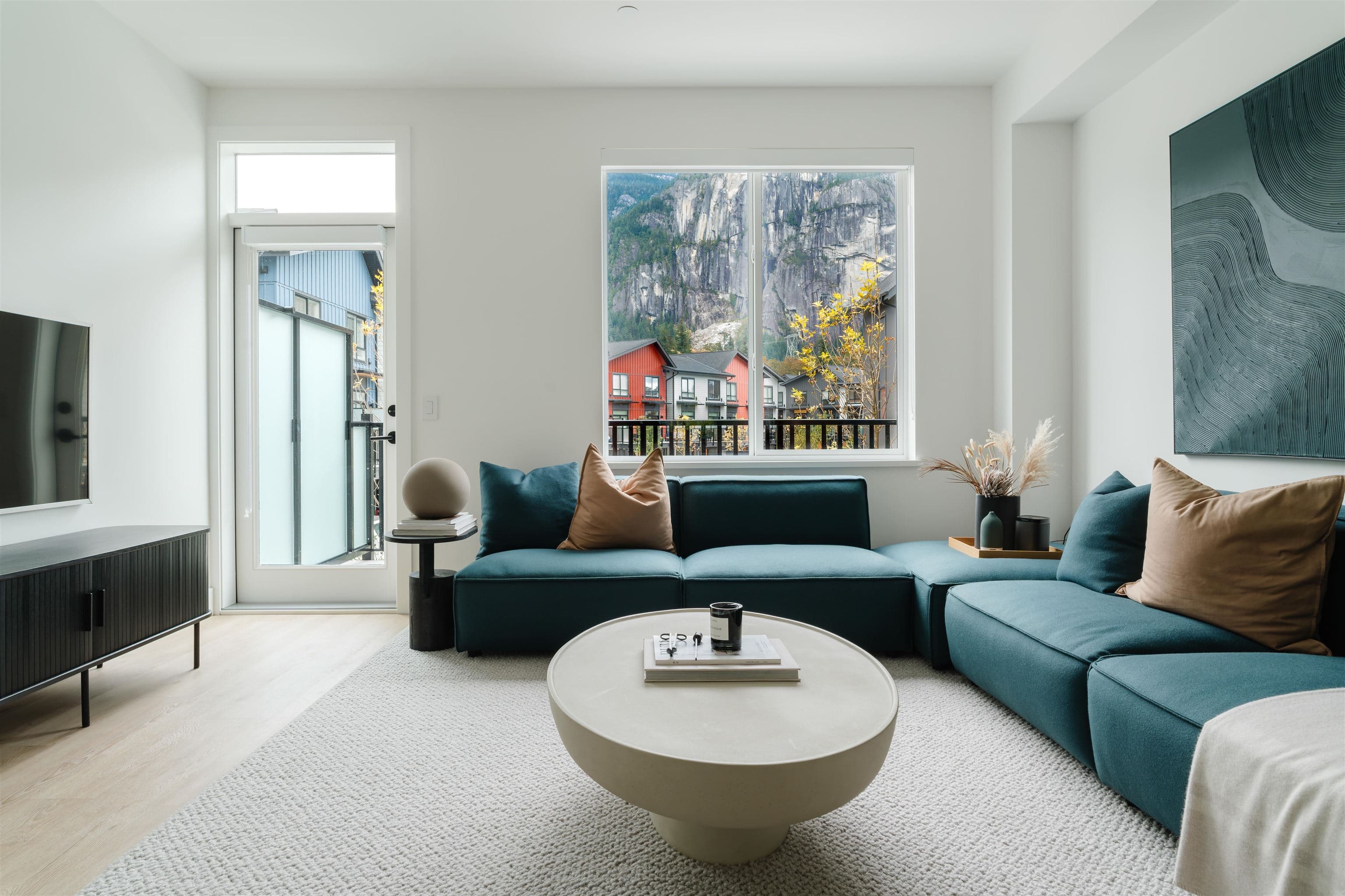 38065 Helm Way, Squamish, V8B 1E6 — photo 2