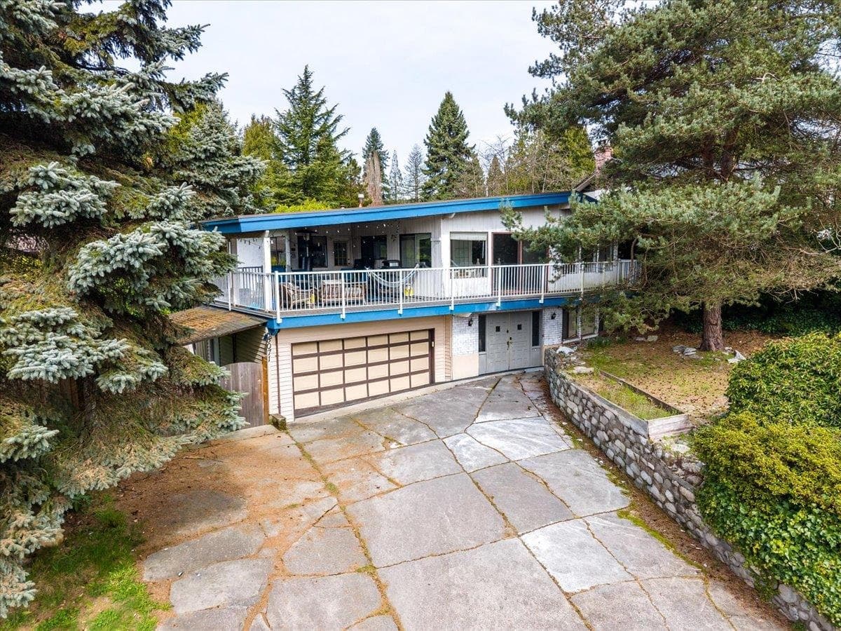 8071 Greenlake Place, Burnaby