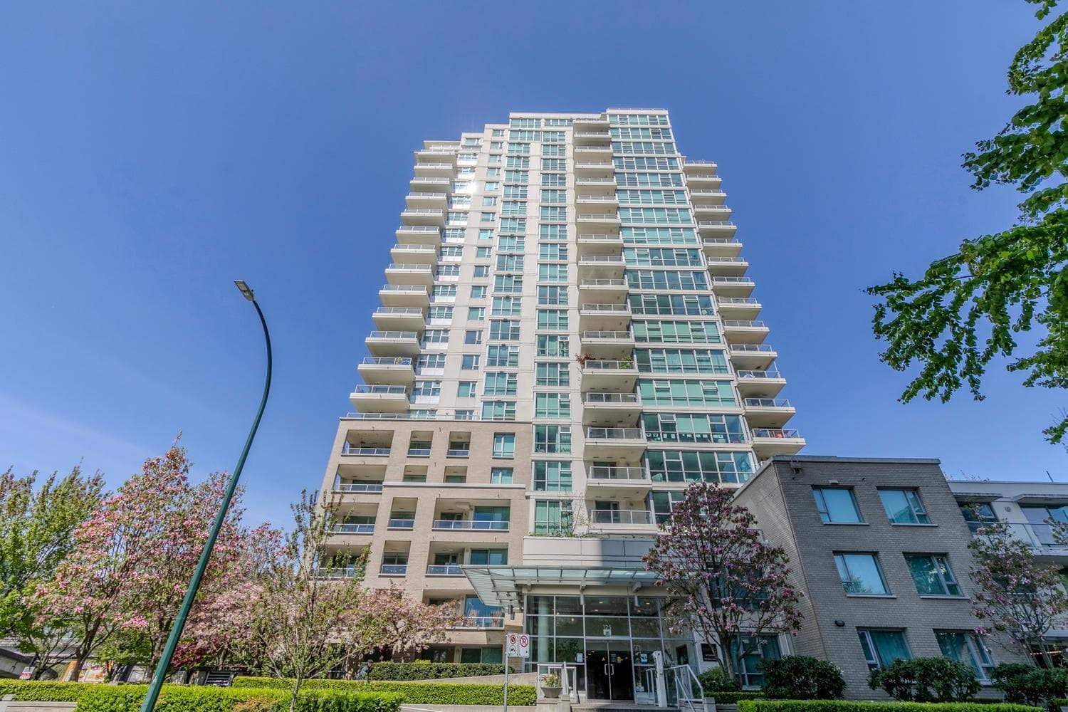 406 - 125 Milross Avenue, Vancouver, V6A 0A1 — photo 1