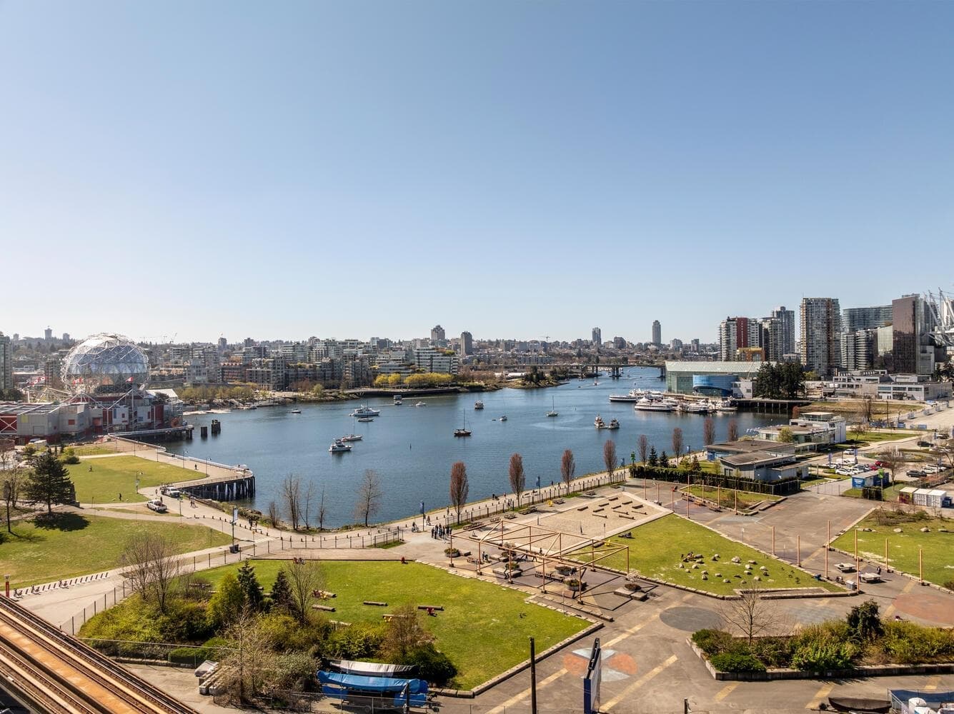 406 - 125 Milross Avenue, Vancouver, V6A 0A1 — photo 4